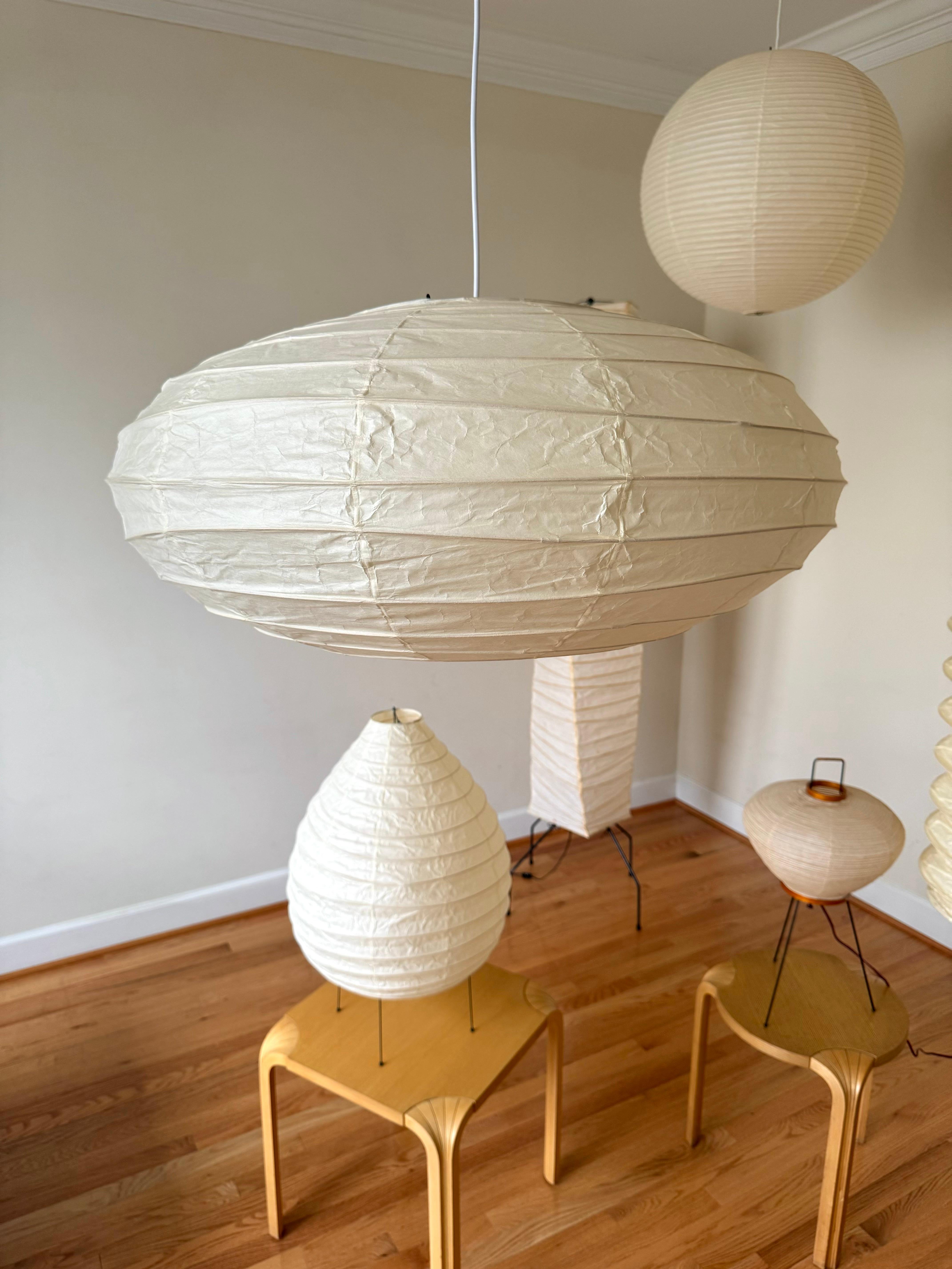 Isamu Noguchi Akari Light Sculpture, Model 70EN Ceiling Lamp For Sale 5
