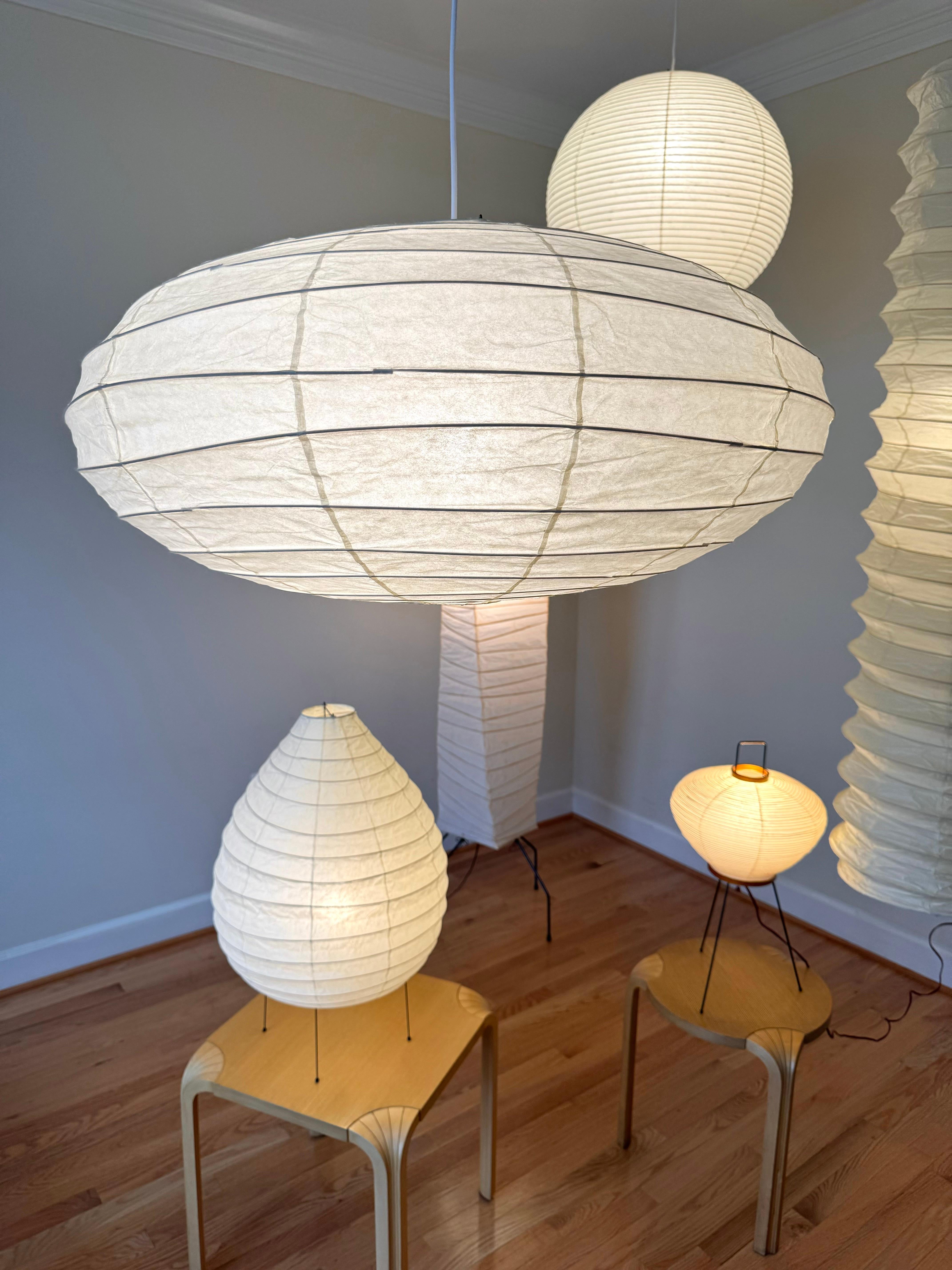 Isamu Noguchi Akari Light Sculpture, Model 70EN Ceiling Lamp For Sale 6