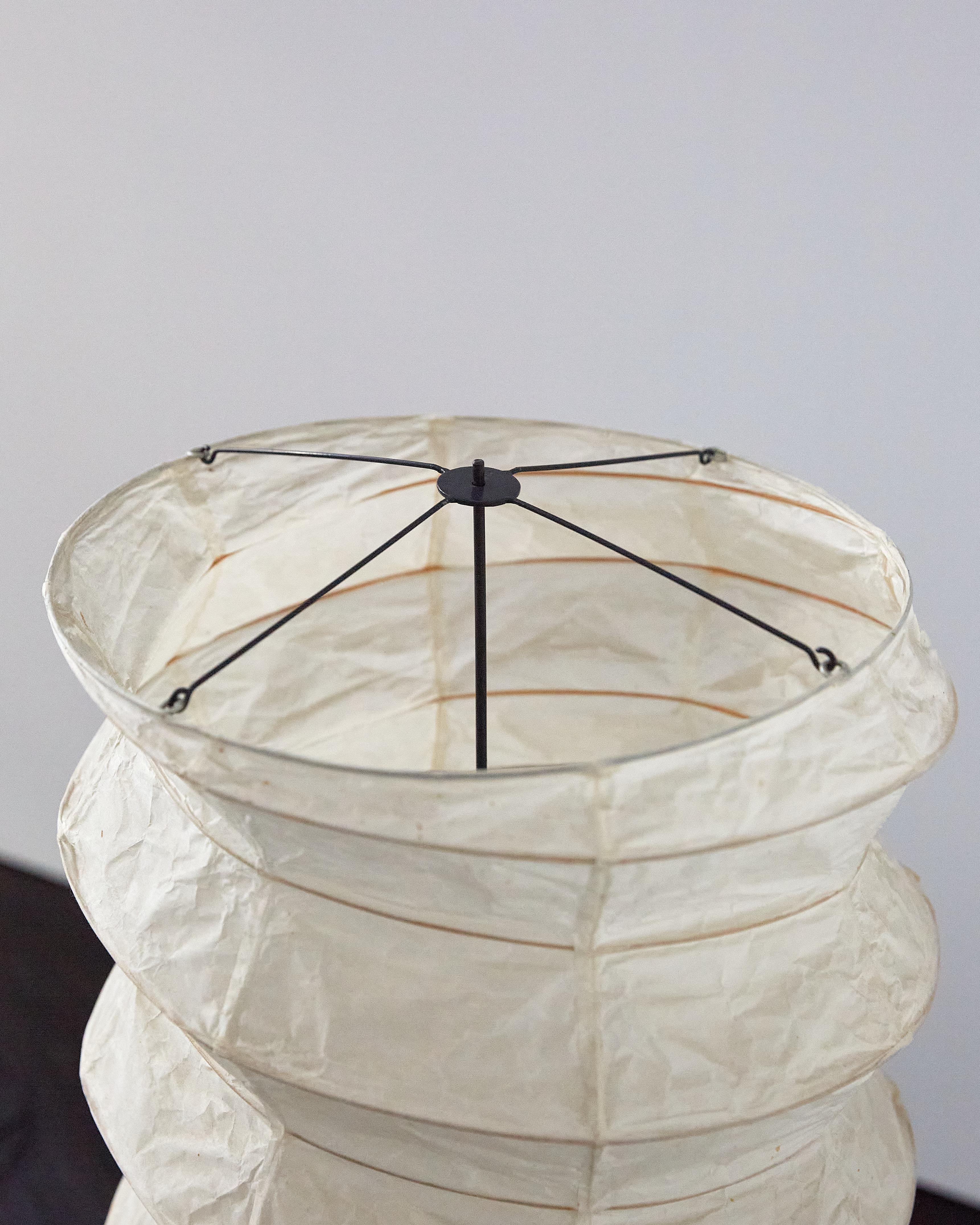 Mid-Century Modern Sculpture lumineuse Isamu Noguchi Akari, modèle UF2-31N en vente