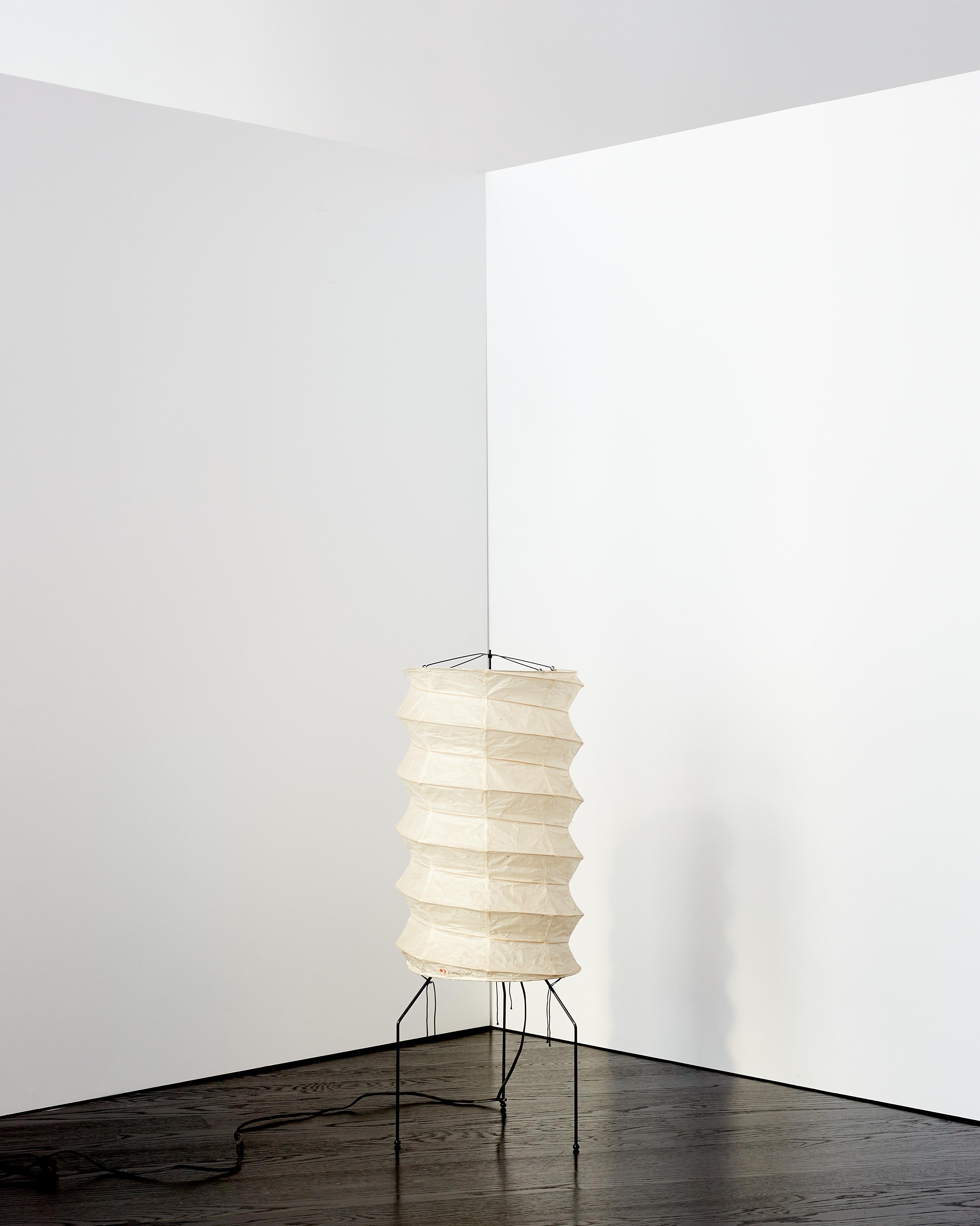Sculpture lumineuse Isamu Noguchi Akari, modèle UF2-31N Bon état - En vente à Brooklyn, NY