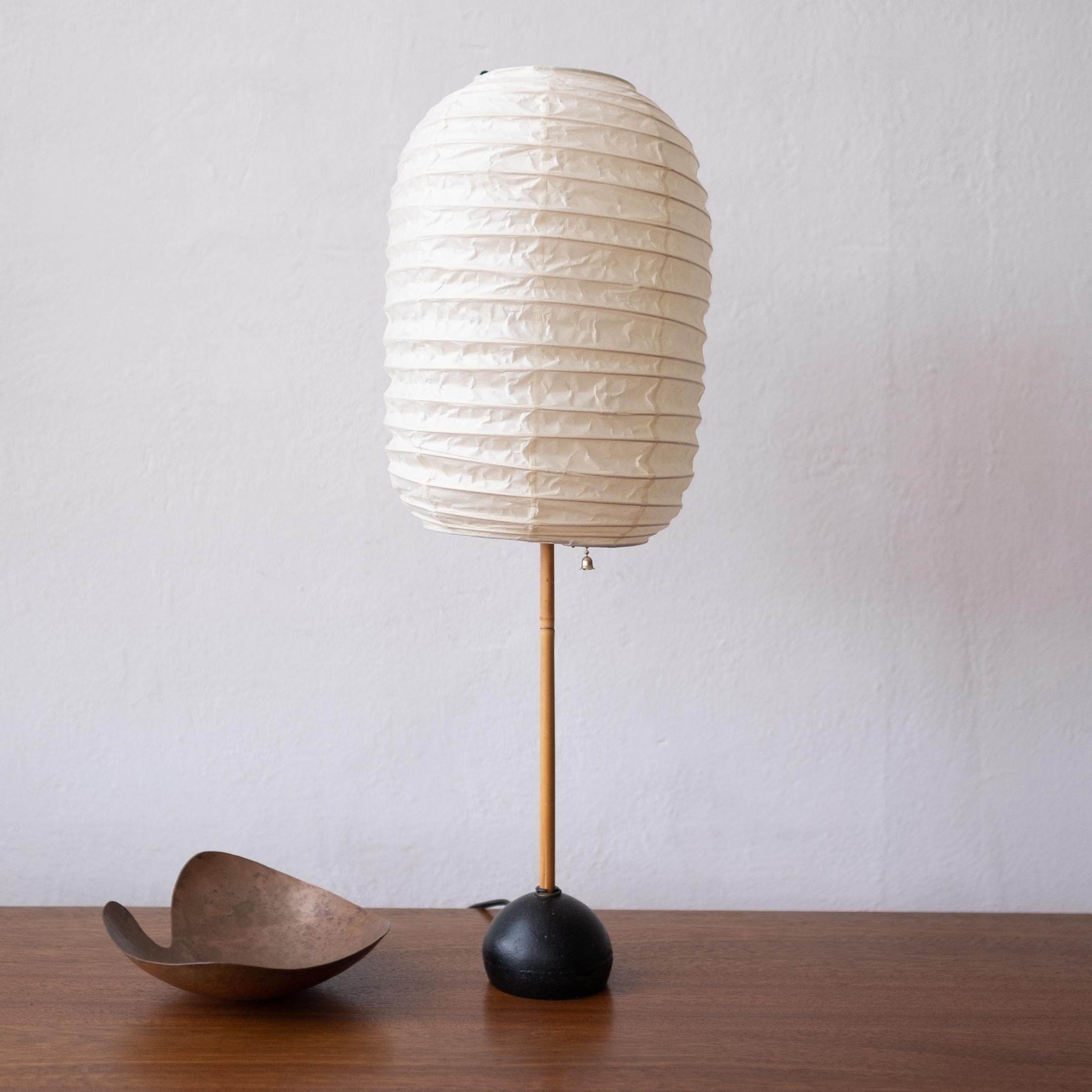 Mid-Century Modern 1960s Isamu Noguchi Akari Light Sculpture Table Lamp
