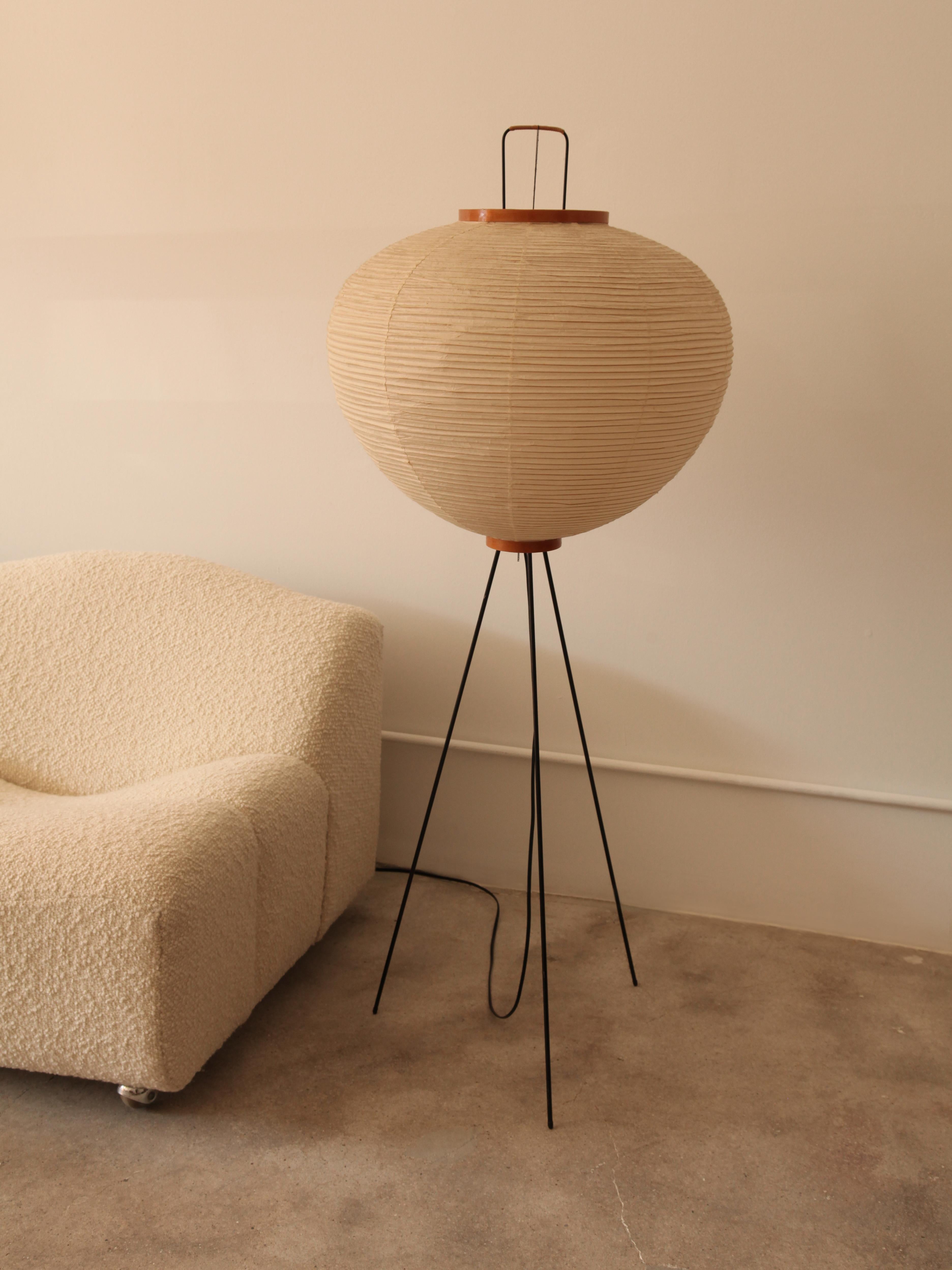 Great vintage example of Isamu Noguchi's floor lamp model 10A.

Akari Light sculptures by Isamu Noguchi are considered icons of 1950s modern design. Designed by Noguchi beginning in 1951 and handmade for a half century by the original manufacturer