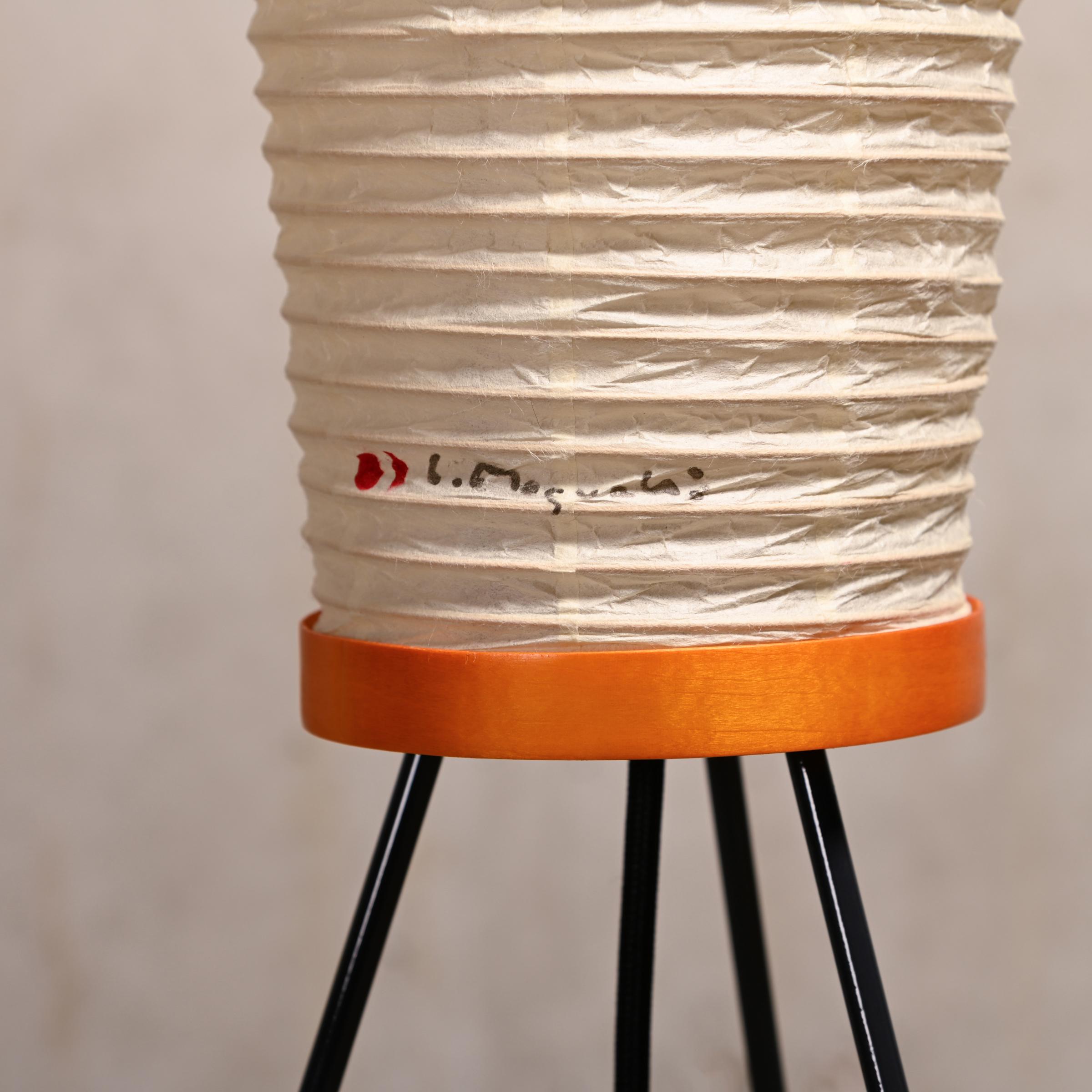 Isamu Noguchi Akari, Modell 14A, Lichtskulptur aus Washi-Papier und Bambus von Ozeki (Metall) im Angebot