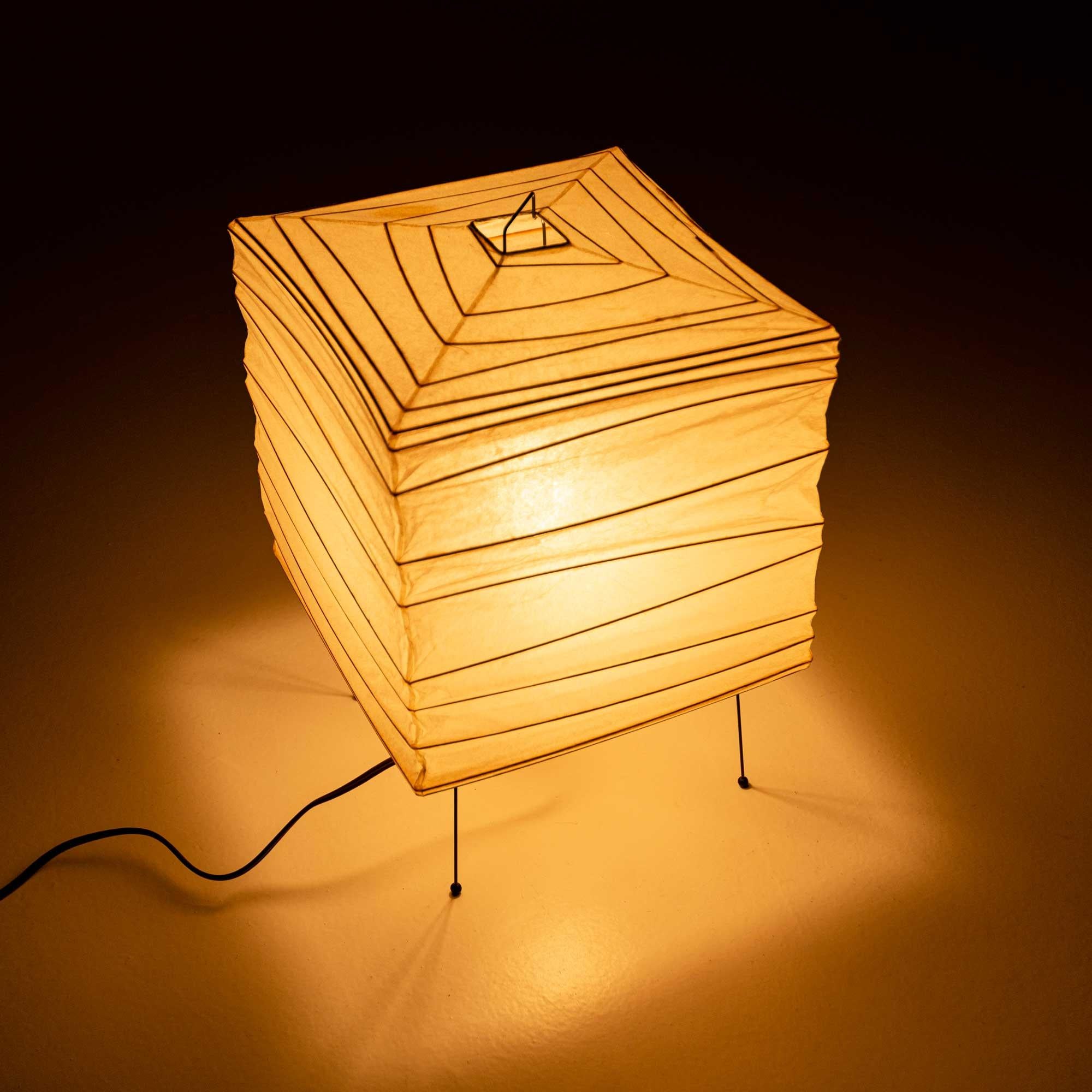 Lampe de bureau Isamu Noguchi Akari, production 3X 1980 Bon état - En vente à Seattle, WA
