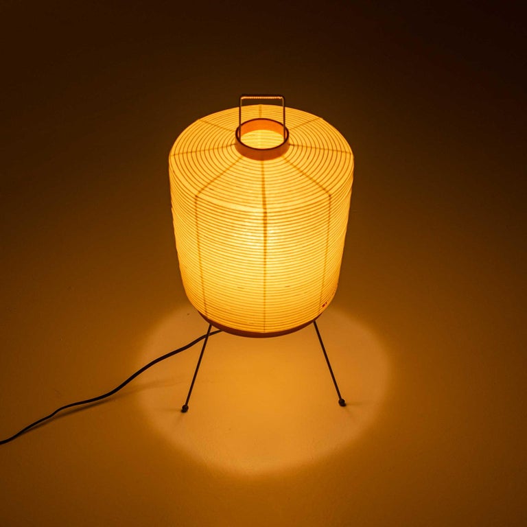 Lampadaire ou lampe de table Isamu Noguchi Akari, Modèle 2A sur 1stDibs