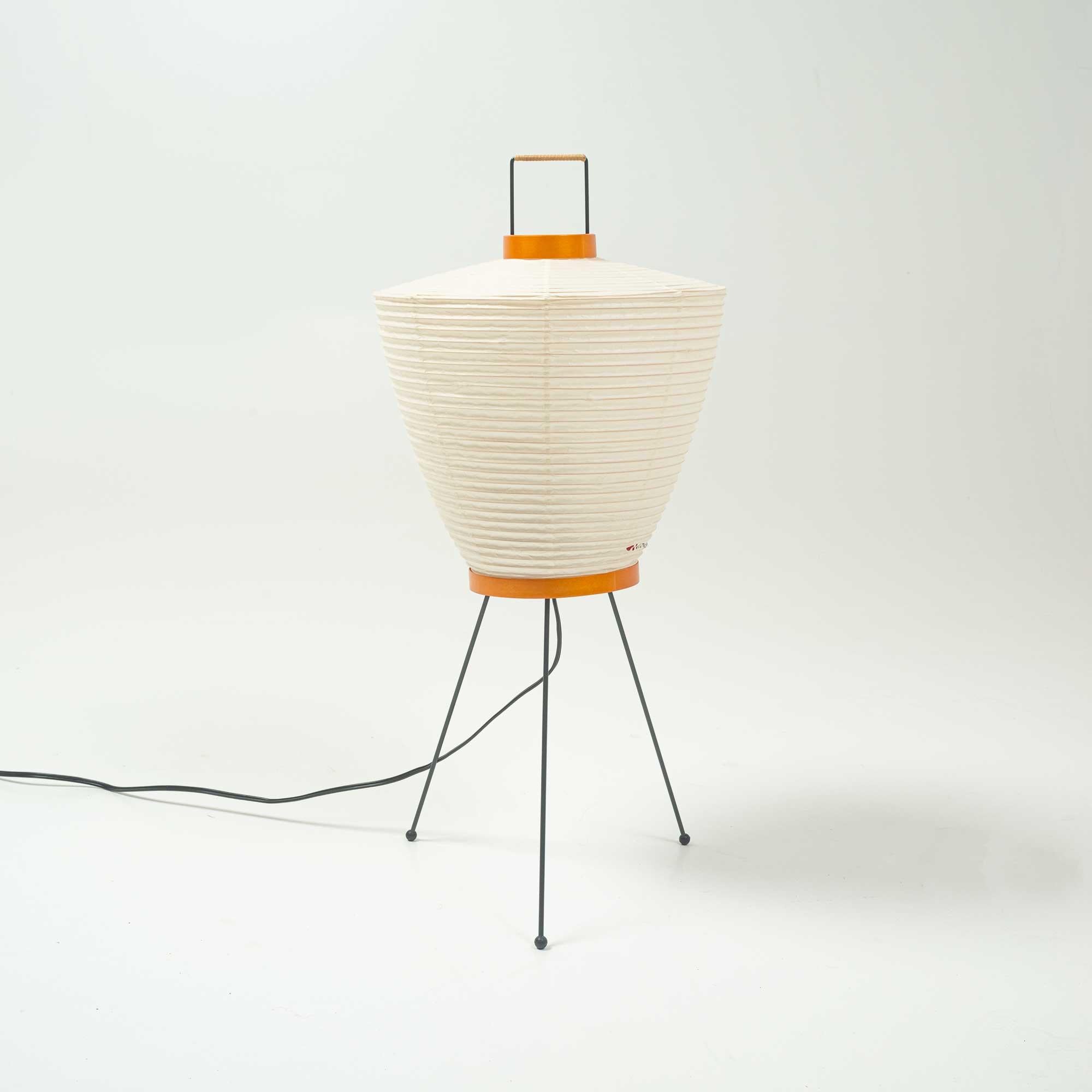 Mid-Century Modern Isamu Noguchi Akari Table or Floor Lamp, Model 5A