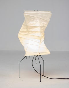 Isamu Noguchi Akari UF2-33N Light