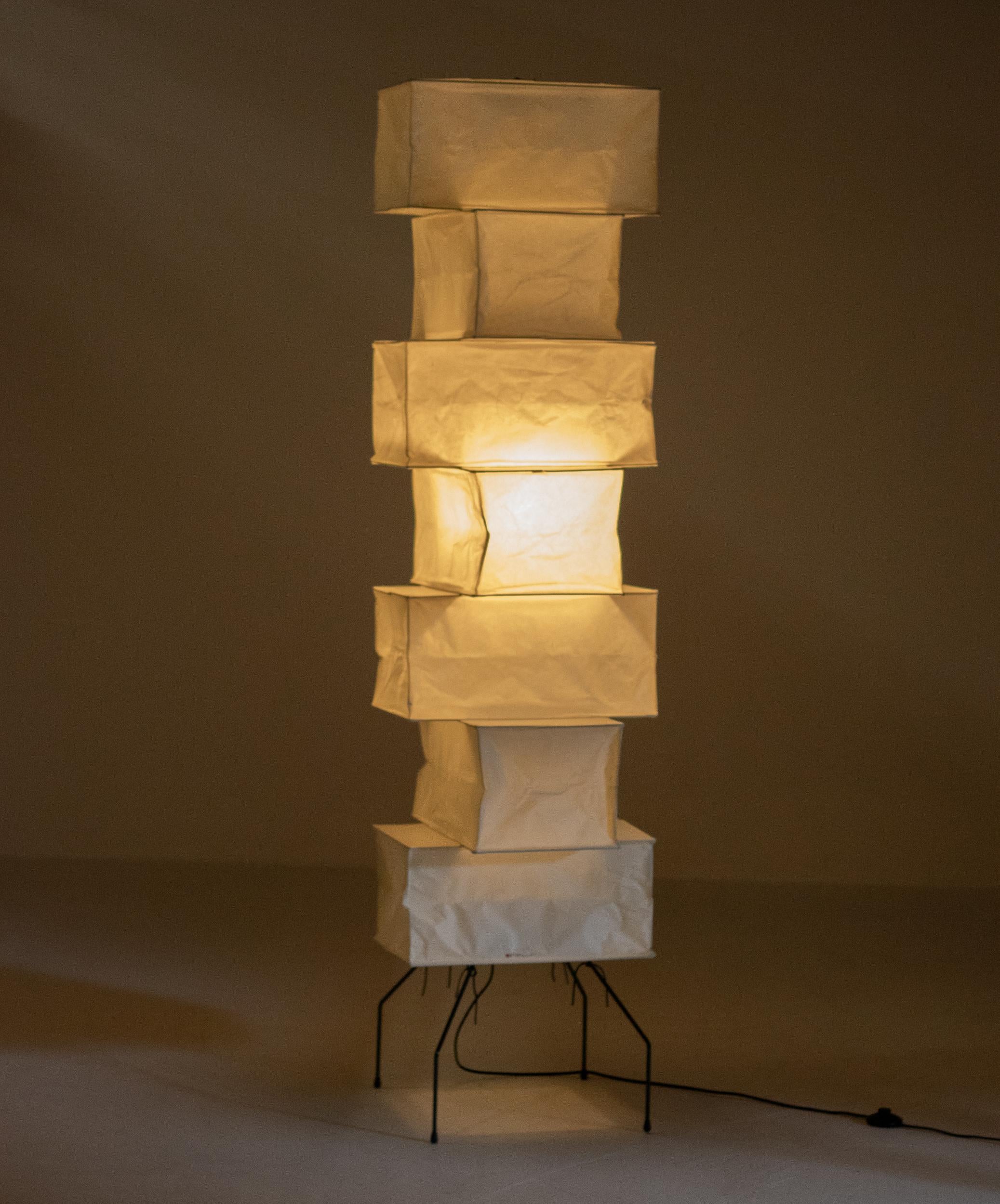 20ième siècle Sculpture lumineuse UF4-L10 d'Isamu Noguchi Akari