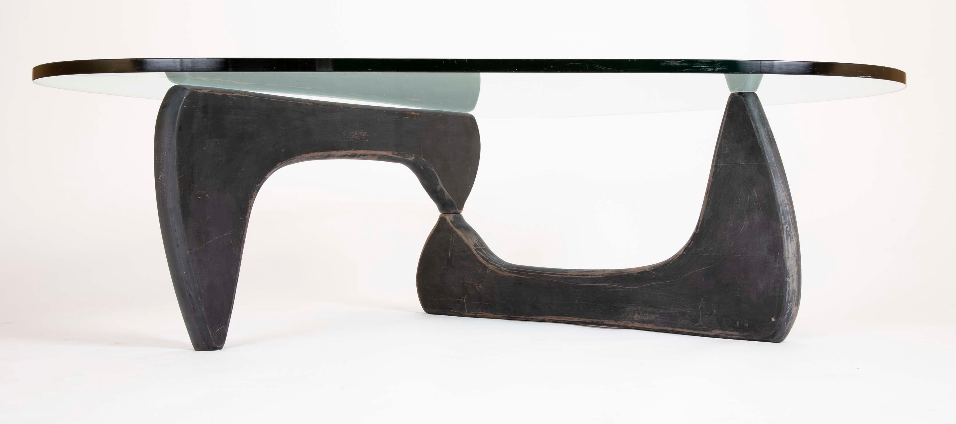 Isamu Noguchi Coffee Table by Herman Miller In Good Condition In Stamford, CT