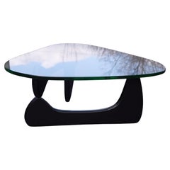 Vintage Isamu Noguchi coffee table by Herman Miller. 