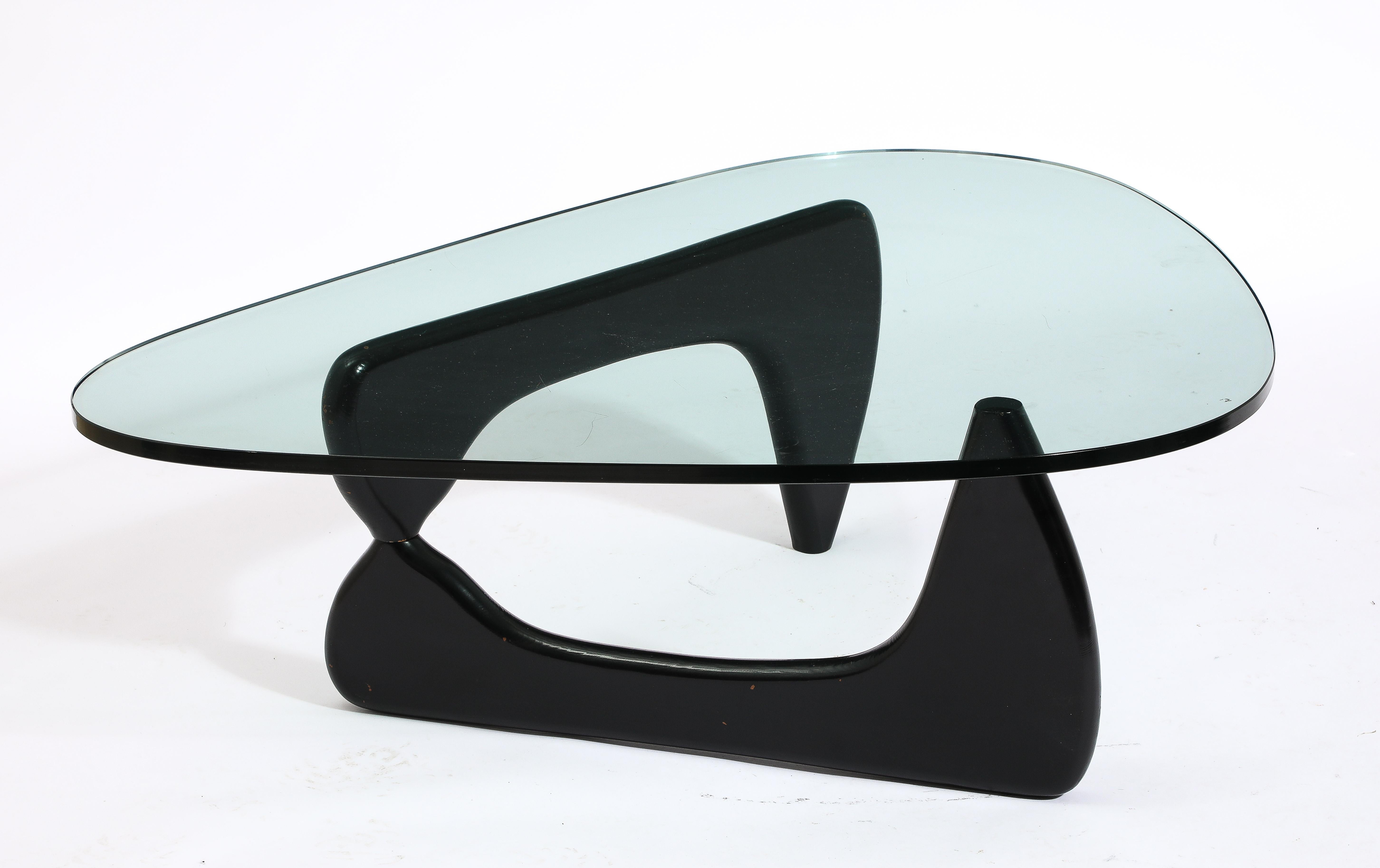 Isamu Noguchi Coffee Table, USA 1950's In Good Condition For Sale In New York, NY