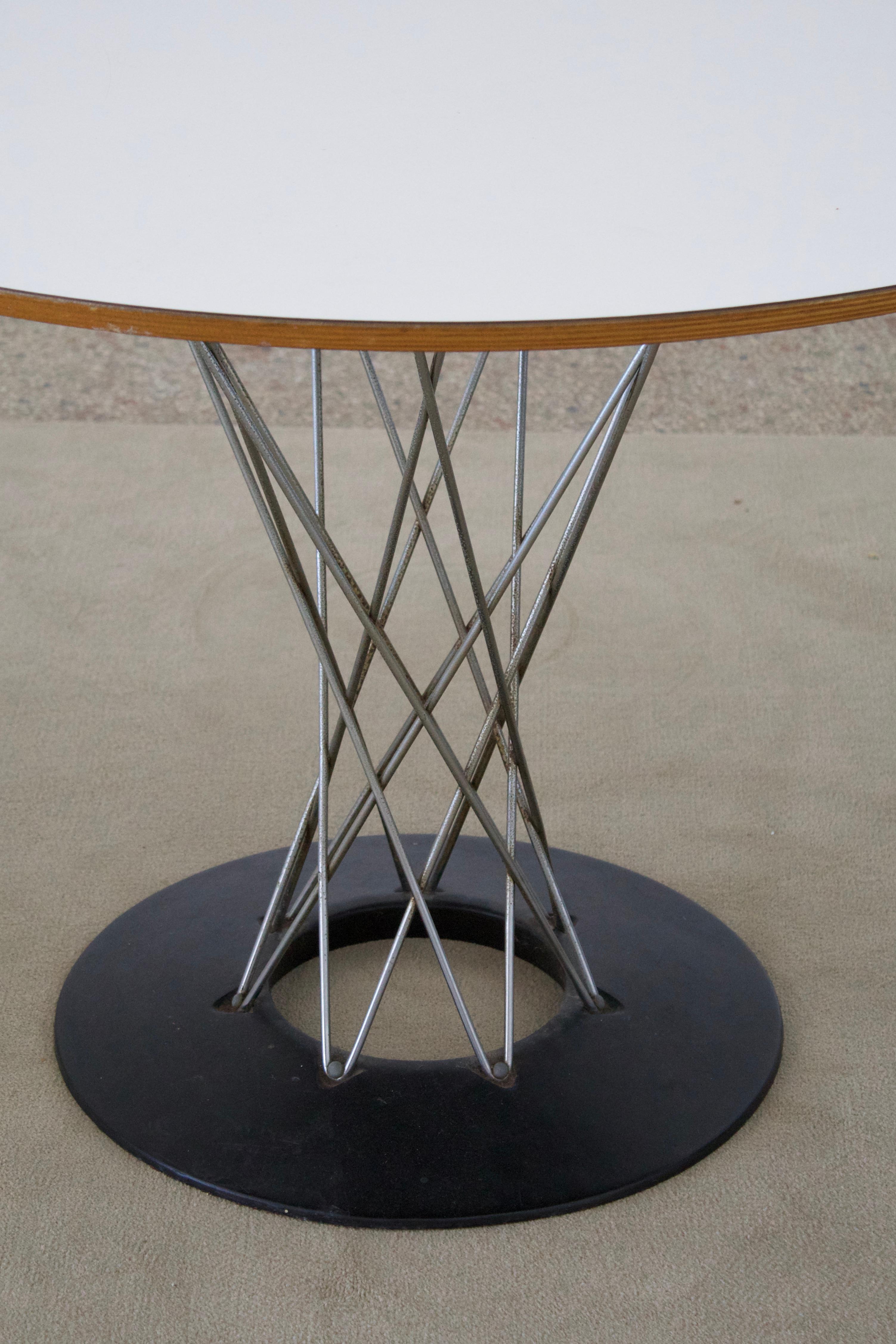 Isamu Noguchi, Früher „Cyclone“-Tisch, Sperrholz, weißer Laminatstahl, Knoll 1950er Jahre (Moderne der Mitte des Jahrhunderts) im Angebot