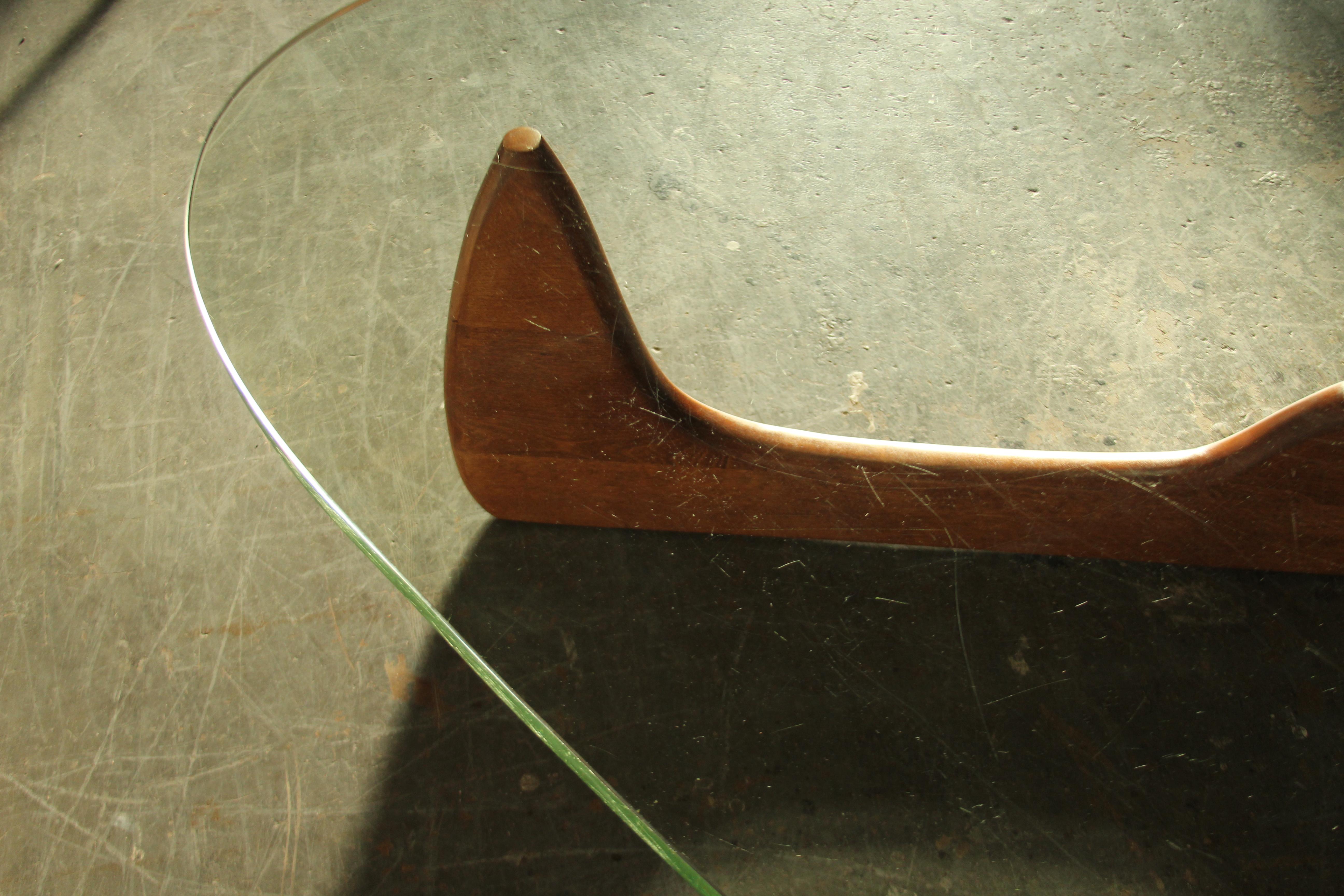 Isamu Noguchi Early IN-50 Coffee Table with Cherry Base and Original Glass, 1949 In Good Condition In Coronado, CA