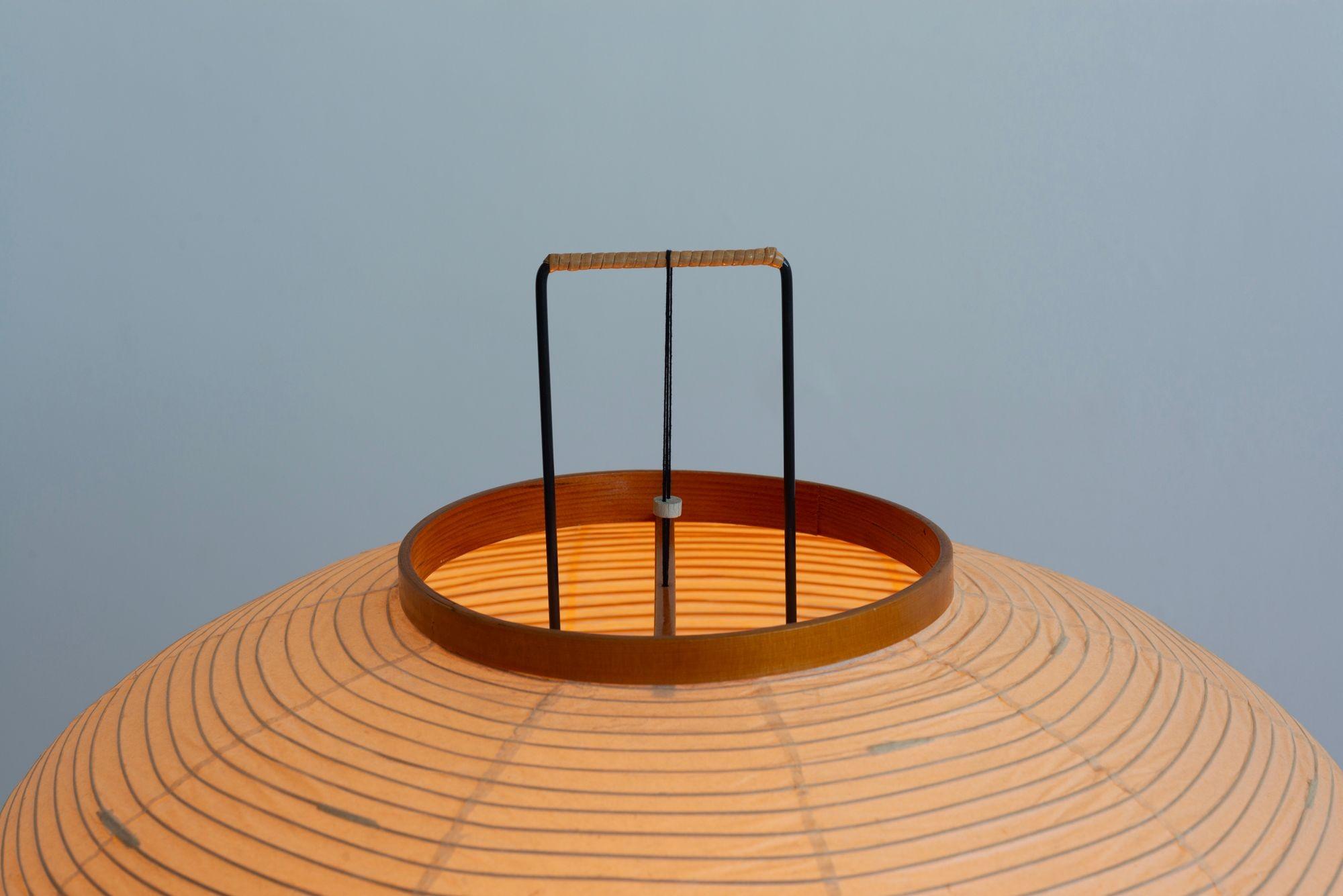 Isamu Noguchi pour la sculpture lumineuse Akari, modèle 10A Bon état - En vente à Chicago, IL