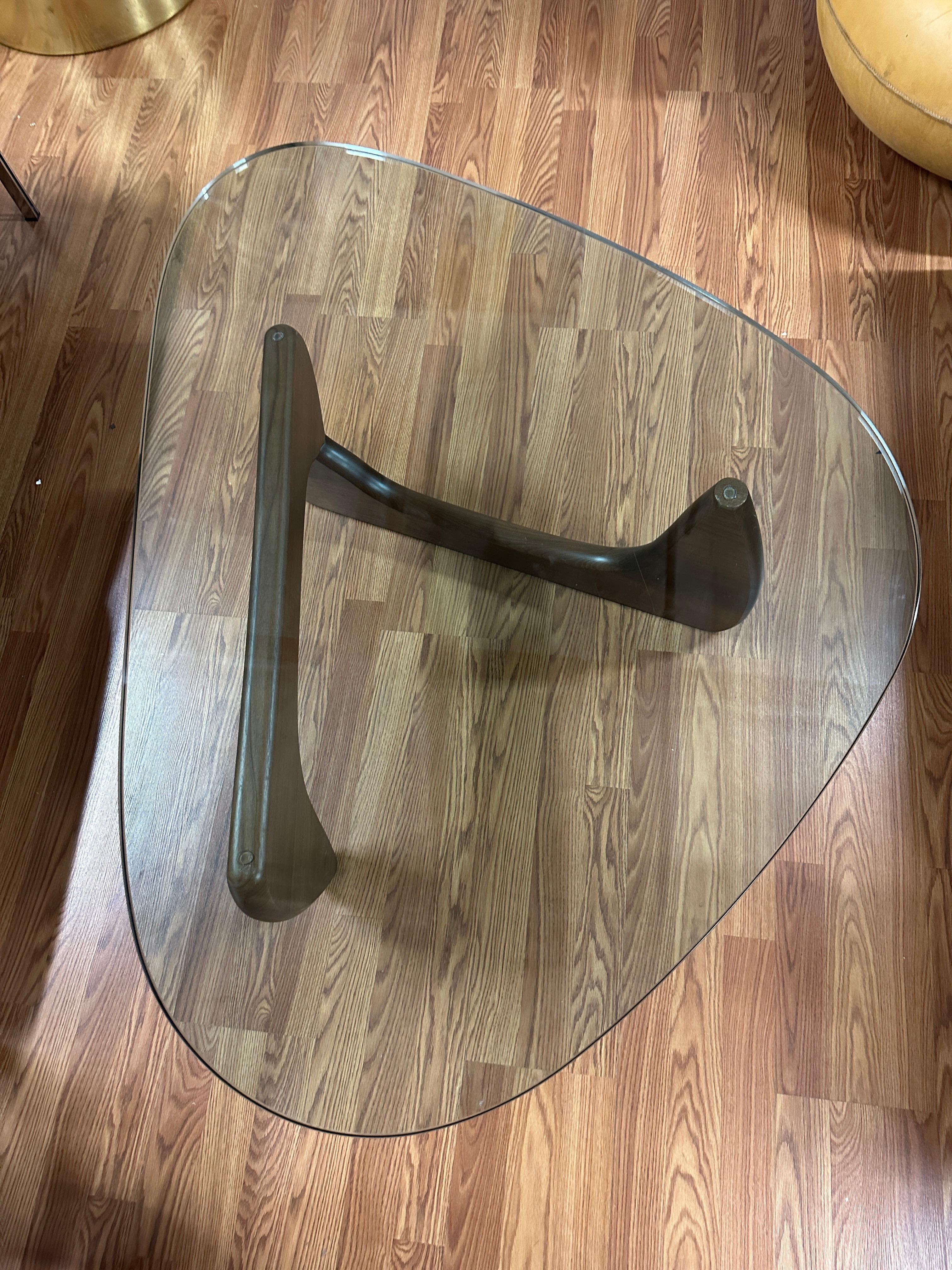 Isamu Noguchi for Herman Miller Coffee Table In Walnut 2