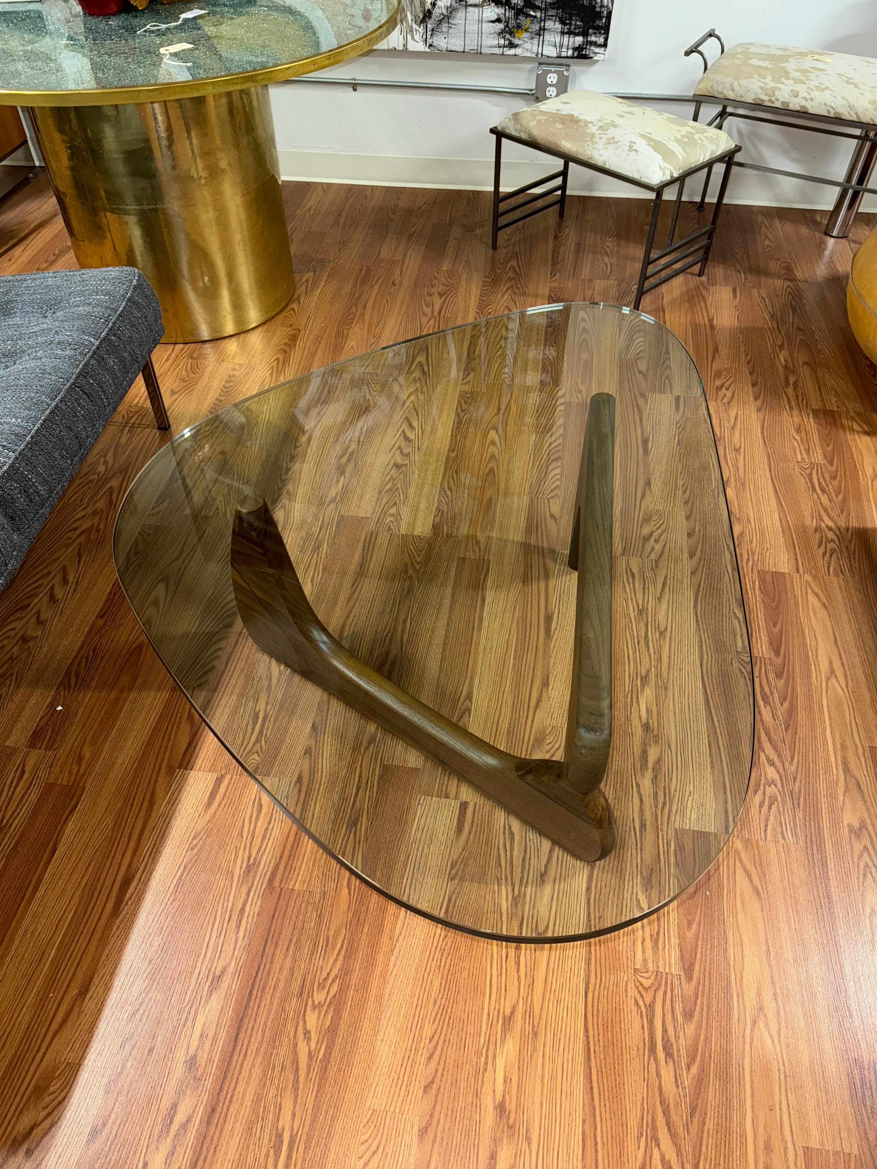 Isamu Noguchi for Herman Miller Coffee Table in Walnut, Signed In Good Condition In Palm Springs, CA
