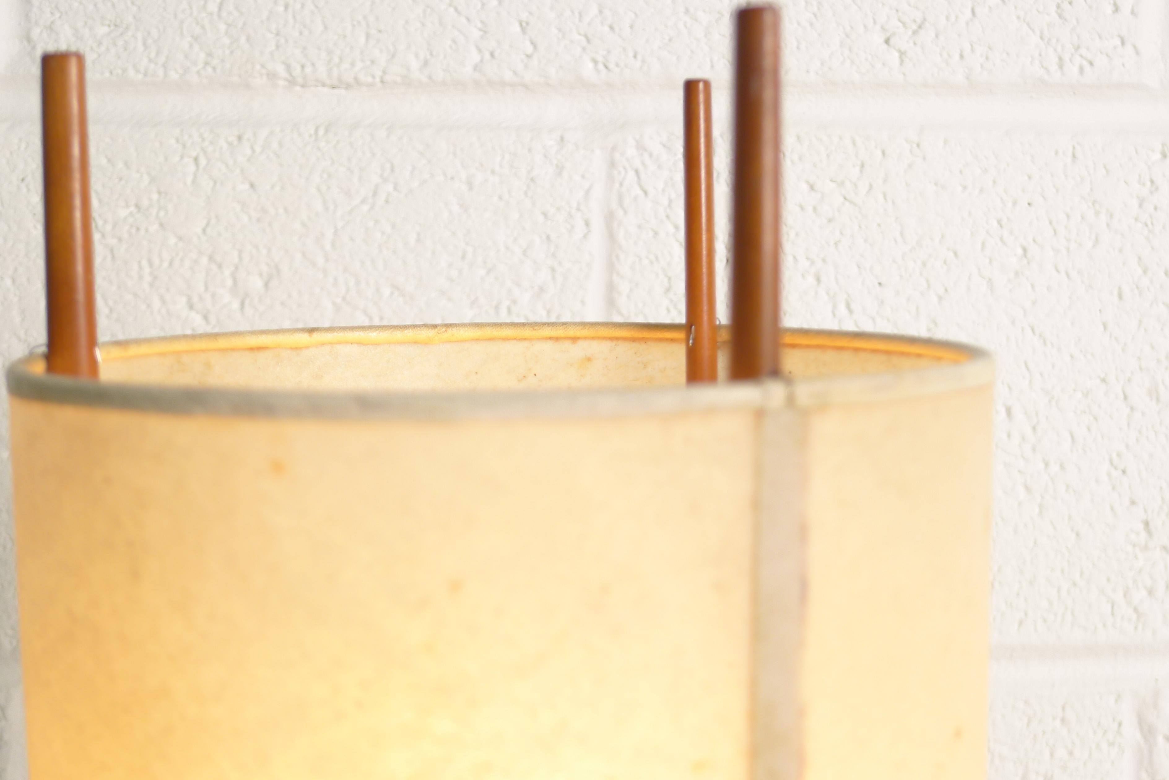 Isamu Noguchi for Knoll International, USA, Model 9 Cylinder Table Lamp In Good Condition In Wargrave, Berkshire