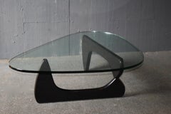 Isamu Noguchi IN-50 Coffee Table