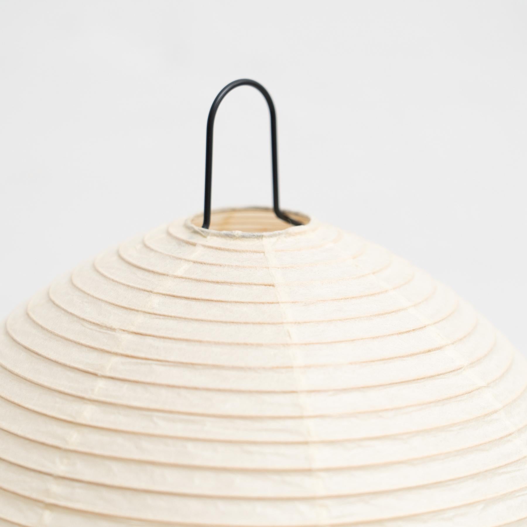 Late 20th Century Isamu Noguchi Mid Century Modern Akari 1A table Lamp For Sale