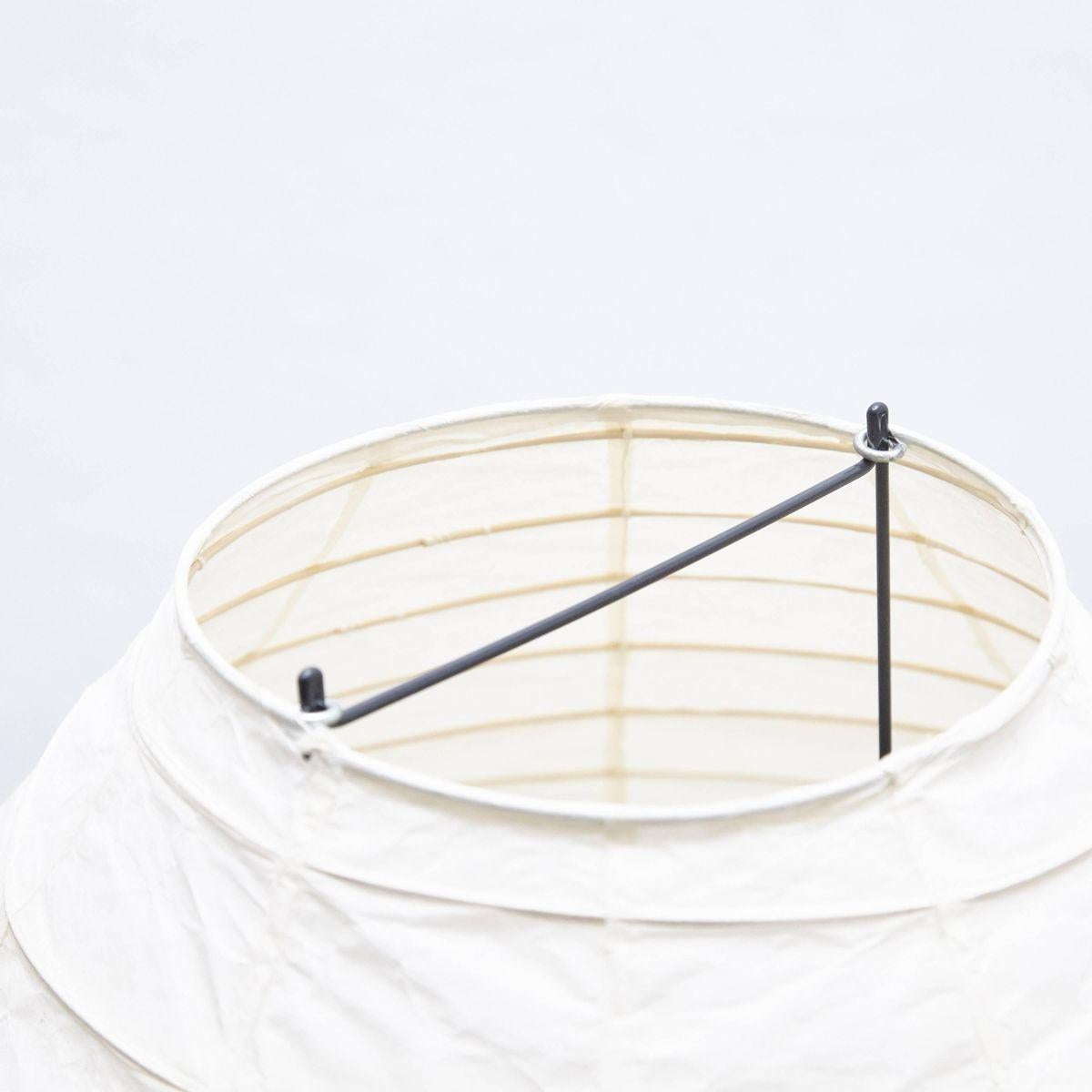 Isamu Noguchi Moderna de mediados de siglo Gran lámpara de papel Akari 23N Moderno de mediados de siglo en venta