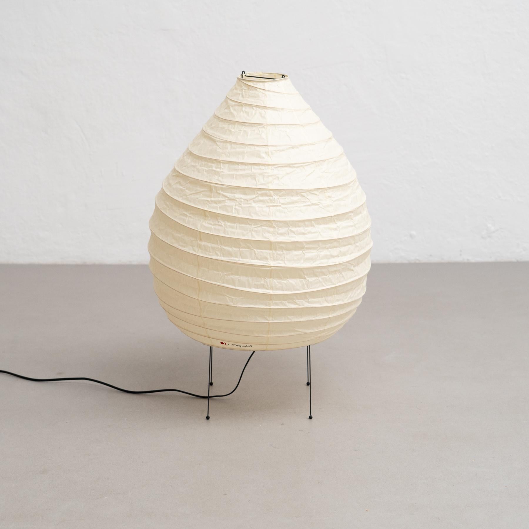 Isamu Noguchi Mid-Century Modern Large Akari Bamboo Washi Paper Floor Lamp 22N In Good Condition For Sale In Barcelona, Barcelona