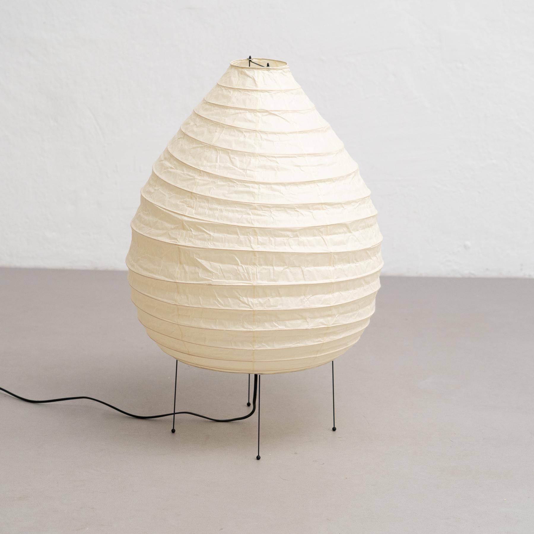 Isamu Noguchi Mid-Century Modern Große Akari Bambus Washi Papier-Stehlampe 22N (Metall) im Angebot