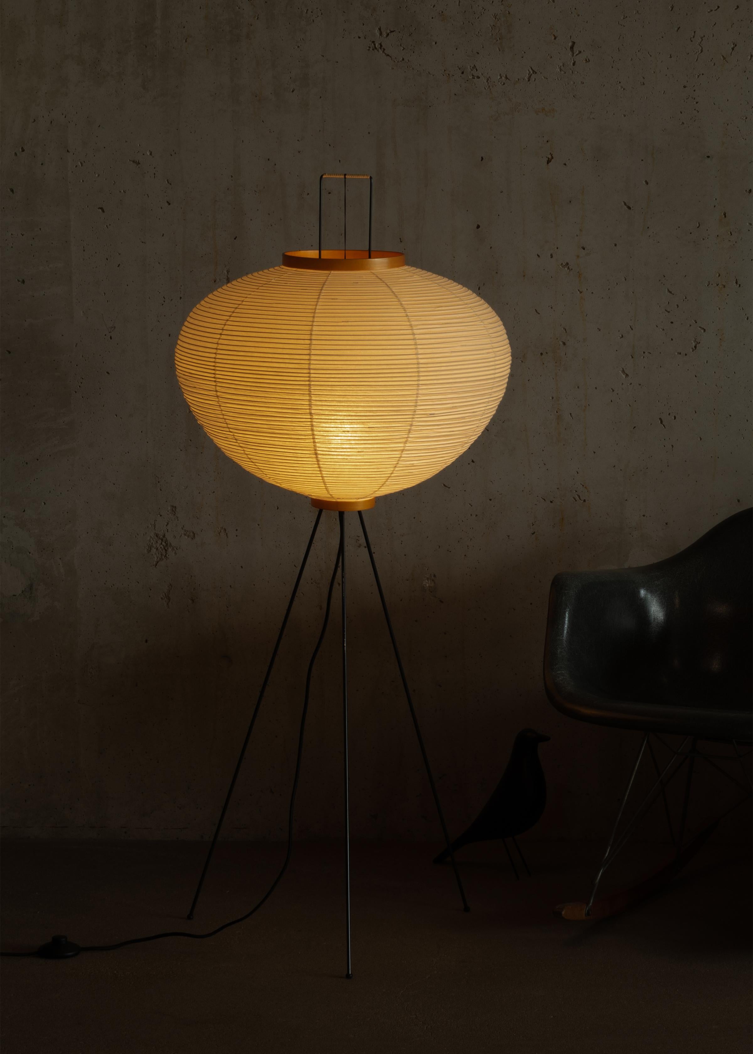 Bambou Sculpture lumineuse Akari Isamu Noguchi Modèle 10A fabriquée à la main par Ozeki, Japon en vente