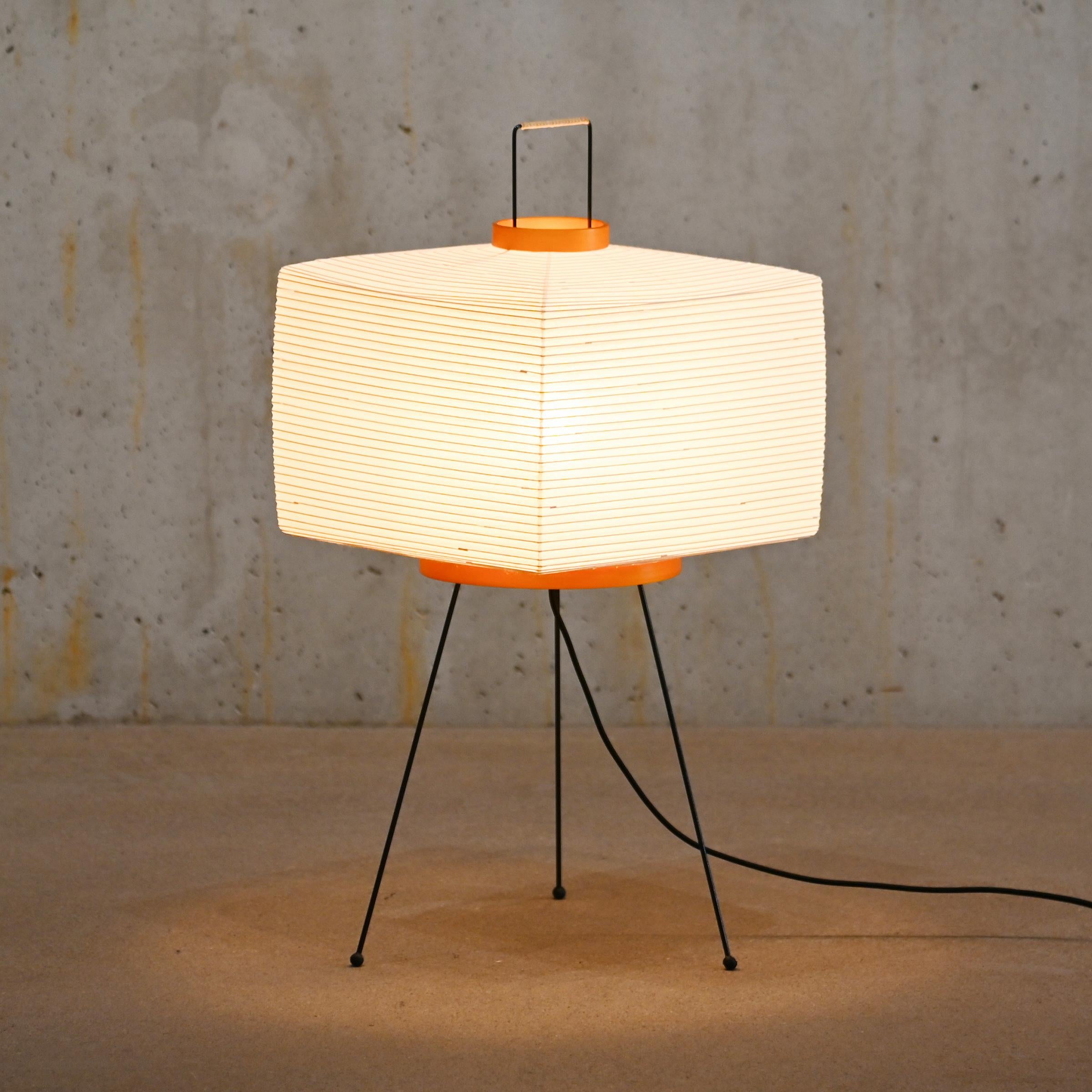 Japanese Isamu Noguchi Model 7A Akari Light Sculpture Handcrafted by Ozeki, Japan For Sale