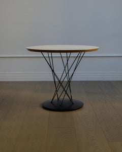 Isamu Noguchi Occasional table, model 87 Knoll International USA, 1970