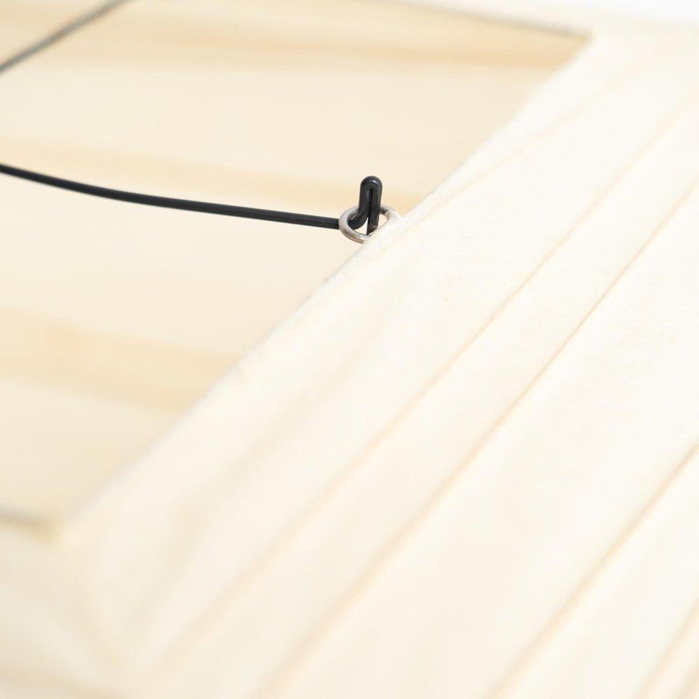 Isamu Noguchi Pendant Lamp Model 33X: A Timeless Illumination For Sale 3