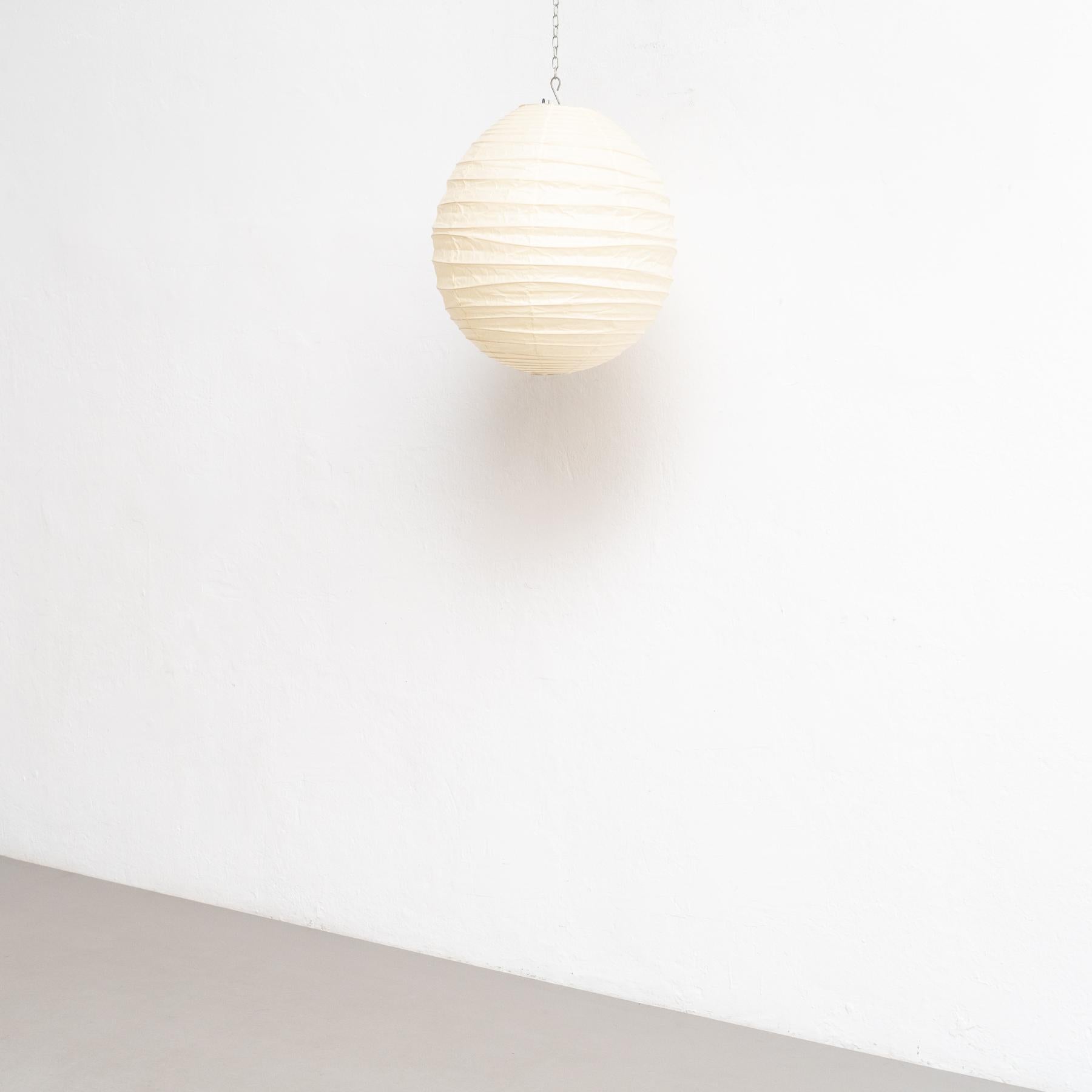 Japanese Isamu Noguchi Pendant Lamp Model 40DL: A Symphony of Light and Tradition For Sale