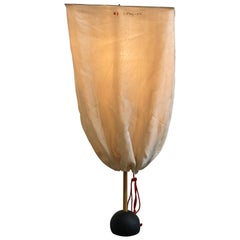 Isamu Noguchi:: Rare Lampe de Table:: Bambou:: Fer:: Cordon:: Tissu:: Ozeki:: Japon:: 1960s