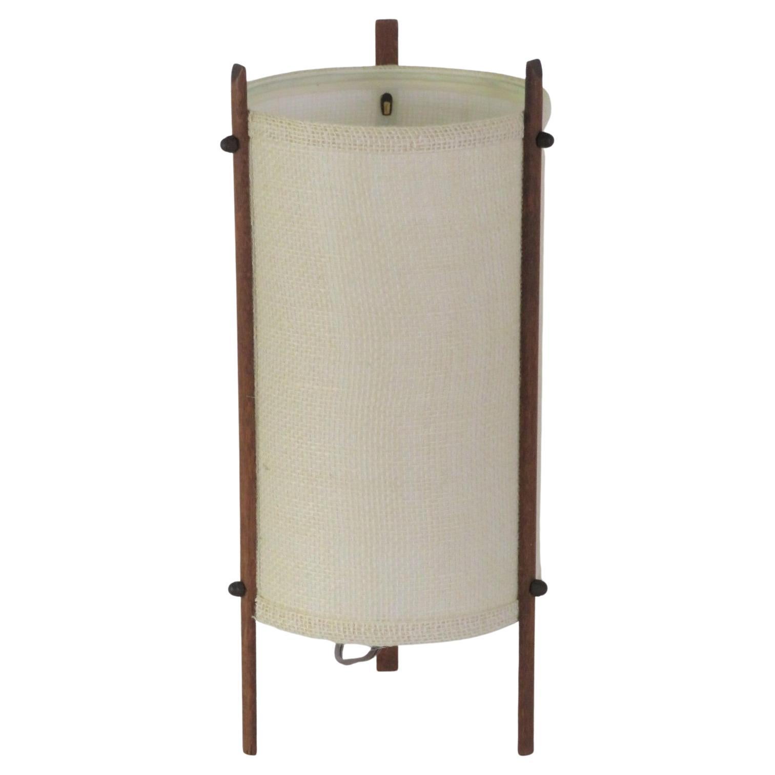 Isamu Noguchi Style Asian Modern 1950s Organic 3-Legged Table Lamp