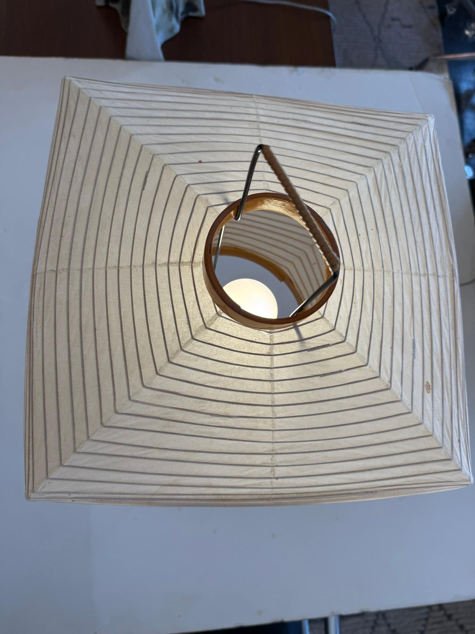 Isamu Noguchi Table Lamp, Akari Model 7A In Good Condition For Sale In Los Angeles, CA