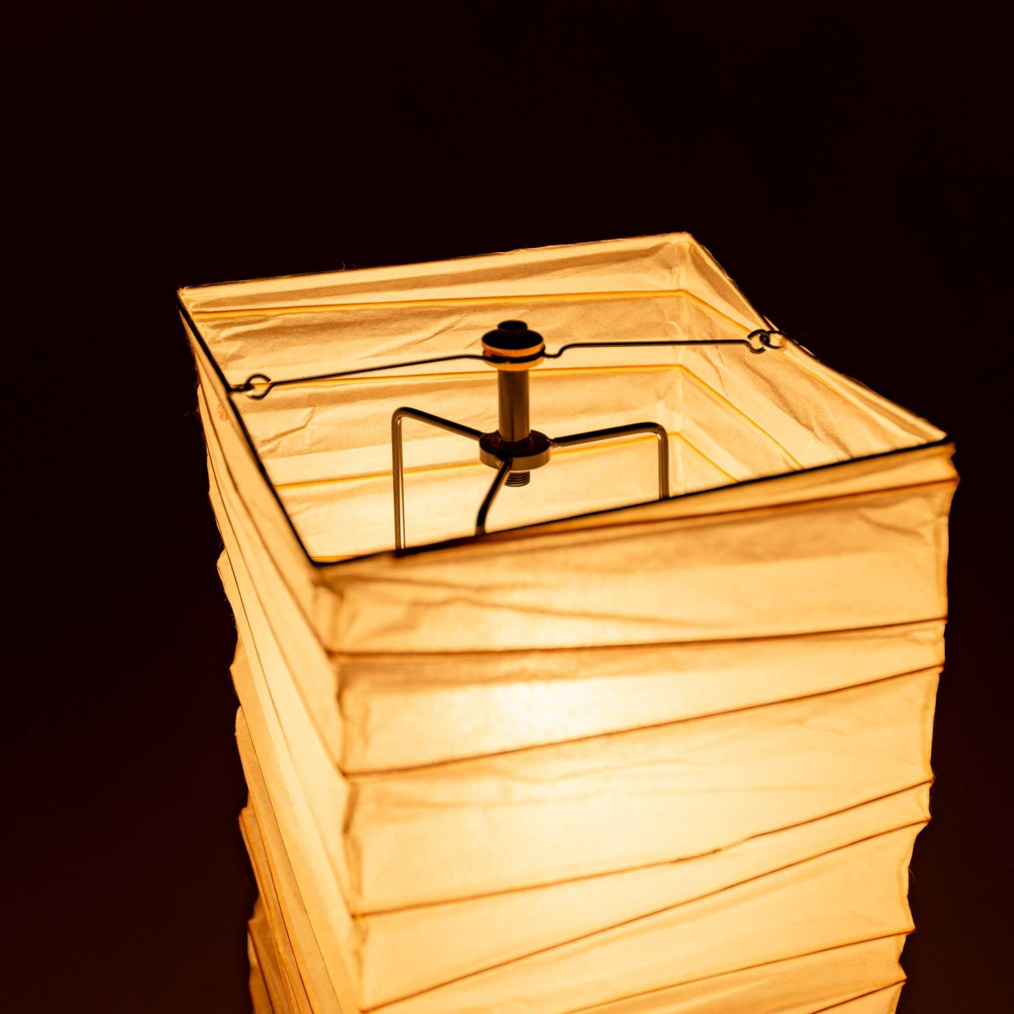 Isamu Noguchi Table Lamp BB2-45XN For Sale 4