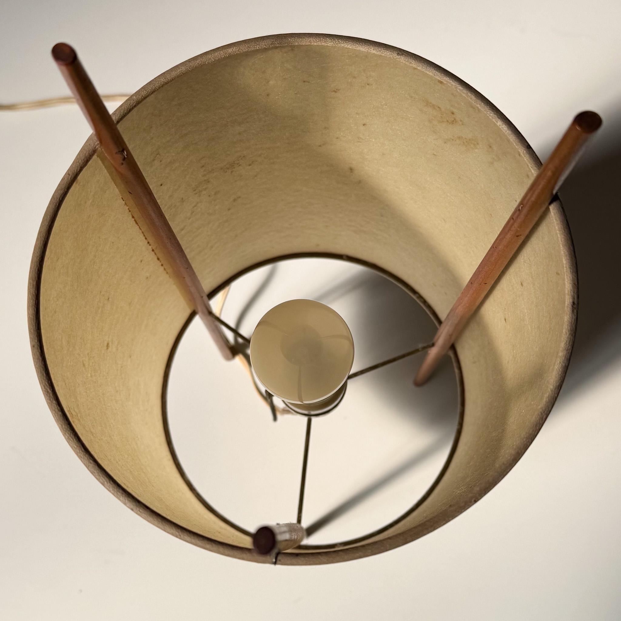 American Isamu Noguchi Table Lamp No. 9 for Knoll For Sale