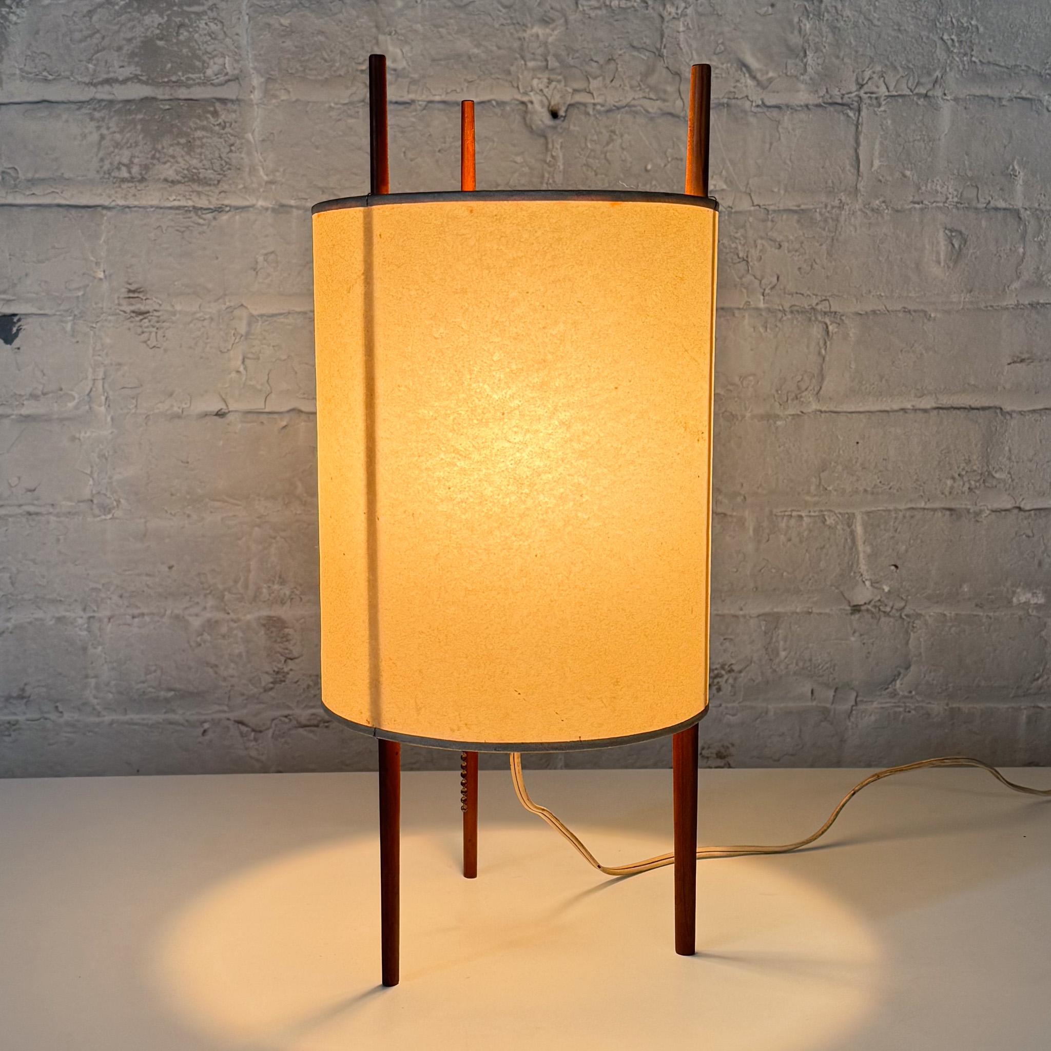 Isamu Noguchi Table Lamp No. 9 for Knoll For Sale 1