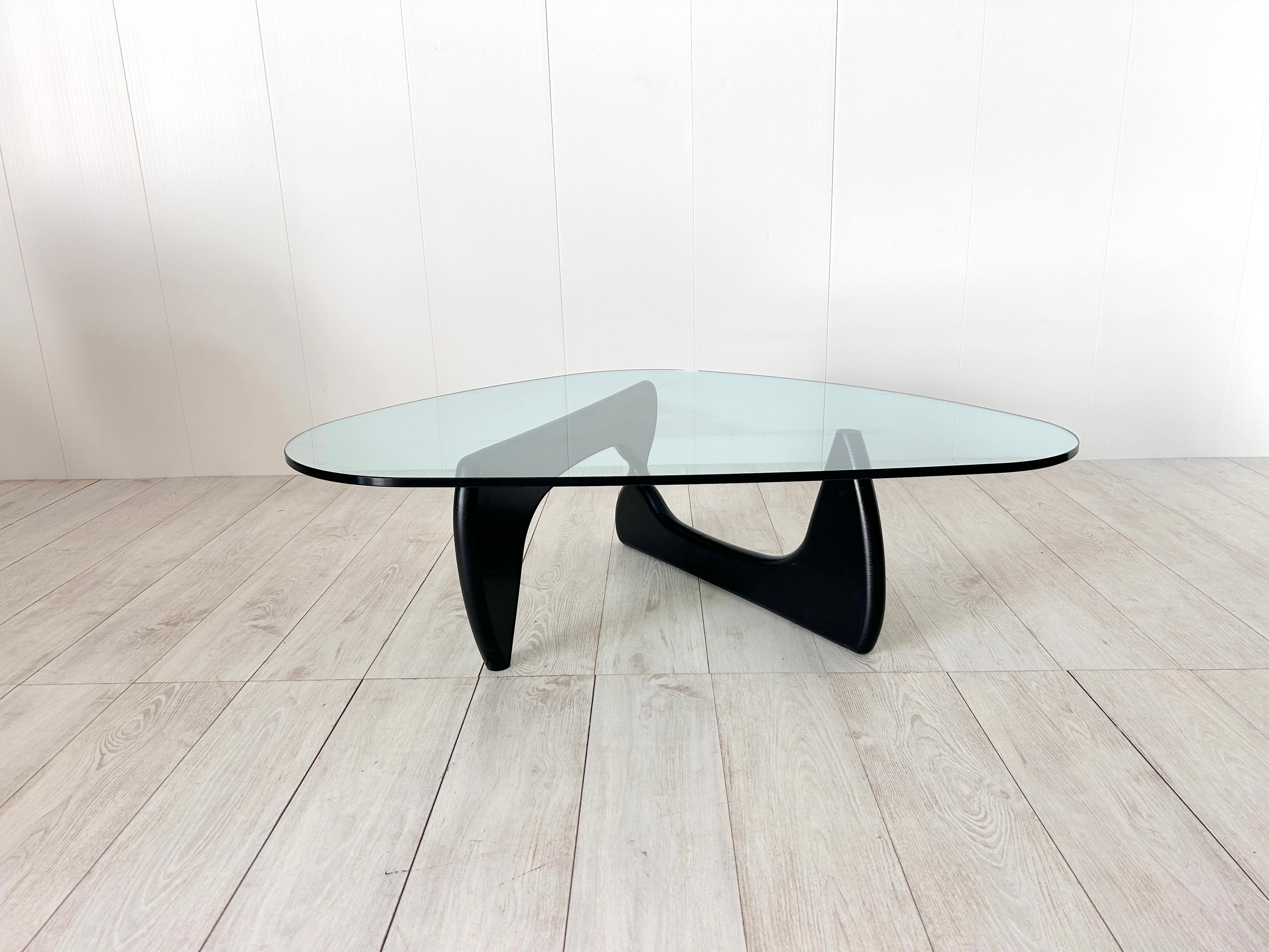 Isamu Noguchi, Mesa de café, años 80 1
