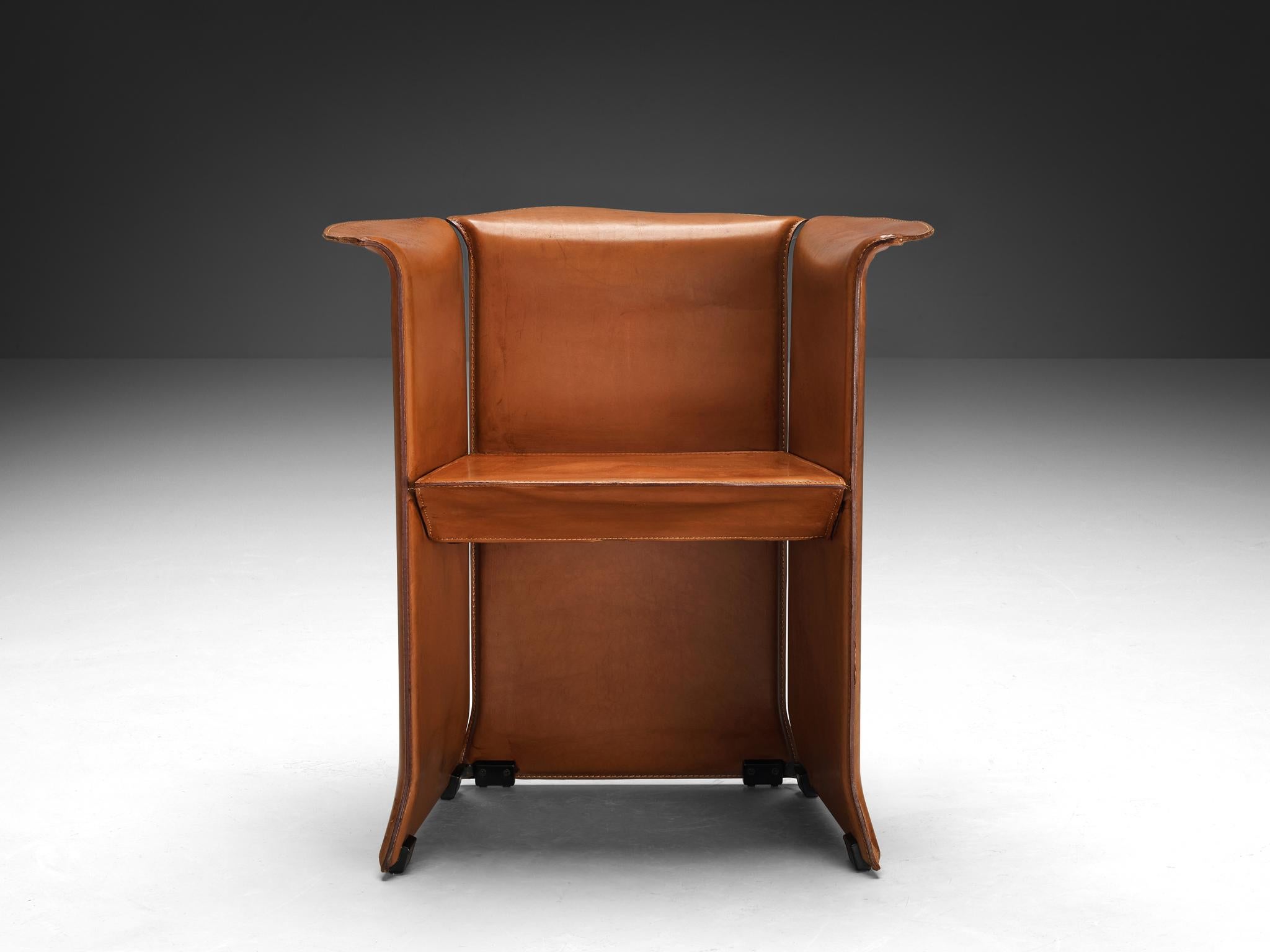 Isao Hosoe for Cassina 'Artù' Armchairs in Cognac Brown Leather In Good Condition For Sale In Waalwijk, NL