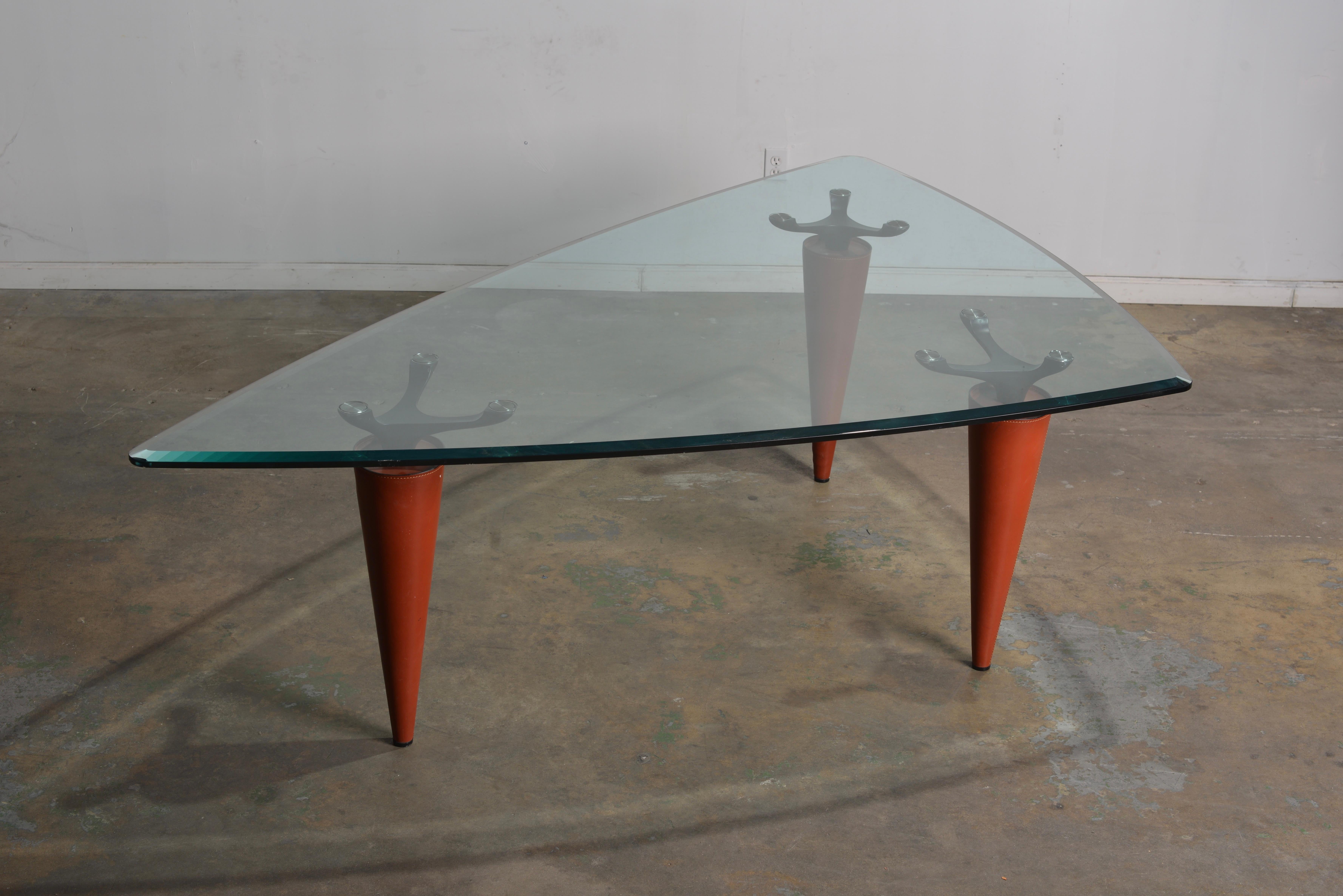  Isao Hosoe Oskar 705 Scalene Triangular Table by Cassina For Sale 8