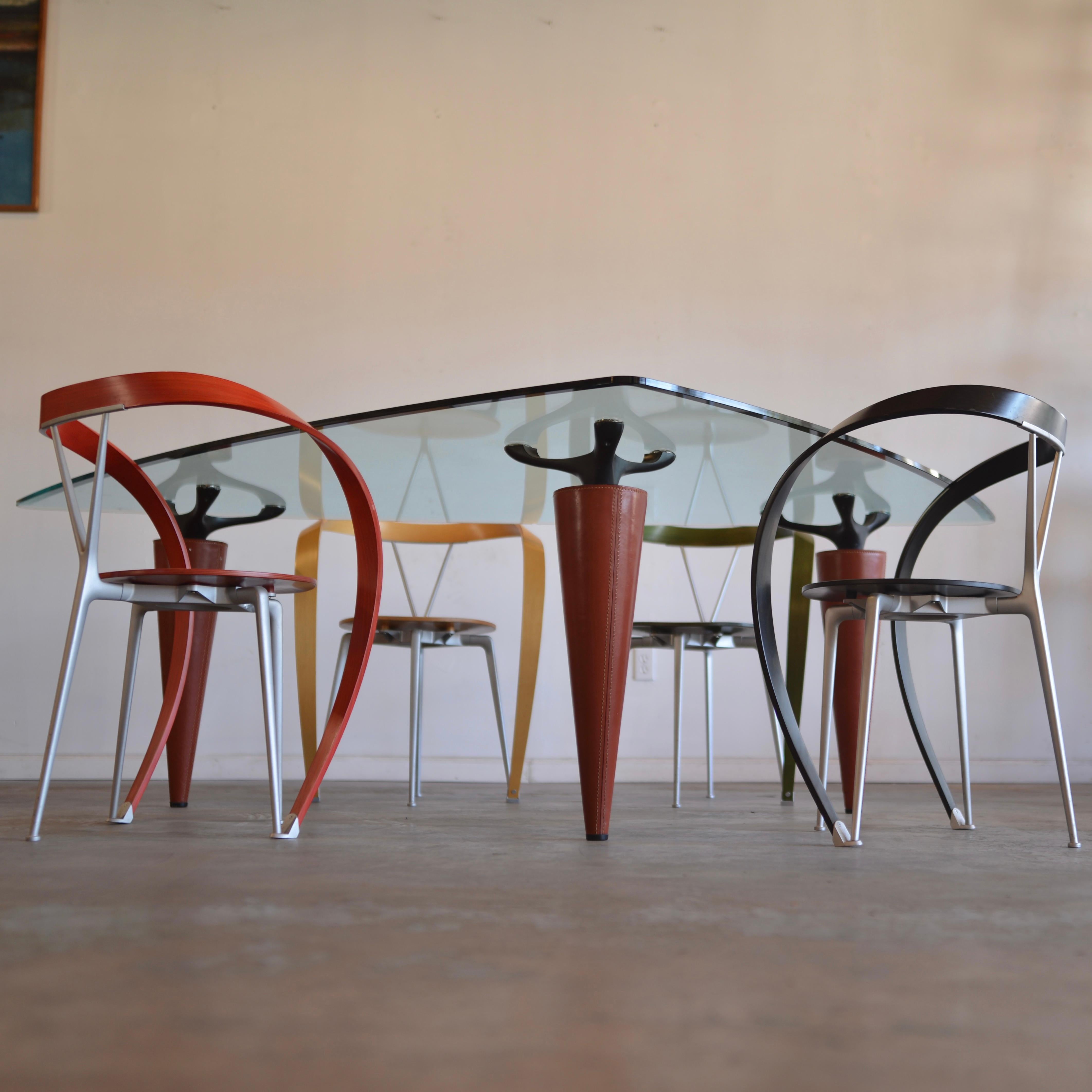 Isao Hosoe Mesa triangular Scalene Oskar 705 by Cassina Italiano en venta