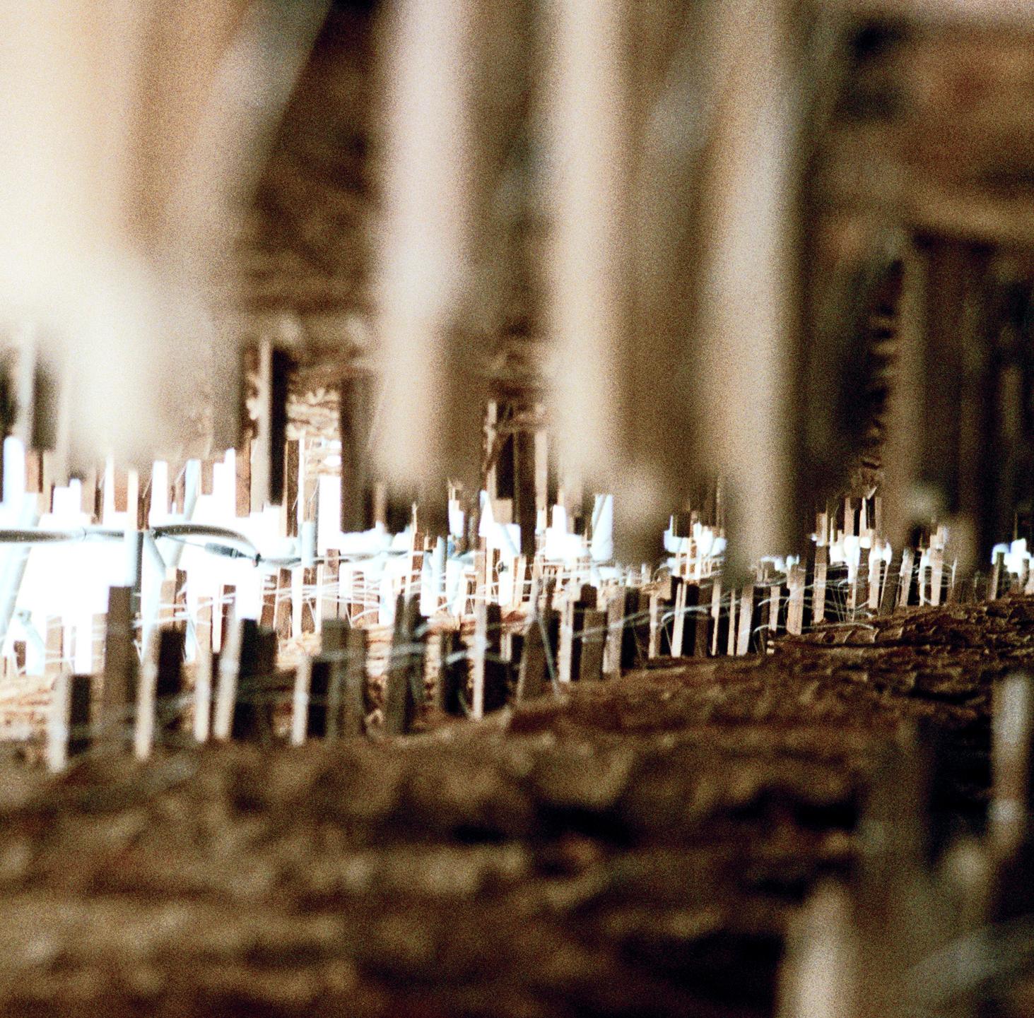Paysages urbains - Serie Voile N° VI - Abstrait Photograph par Iseult Labote