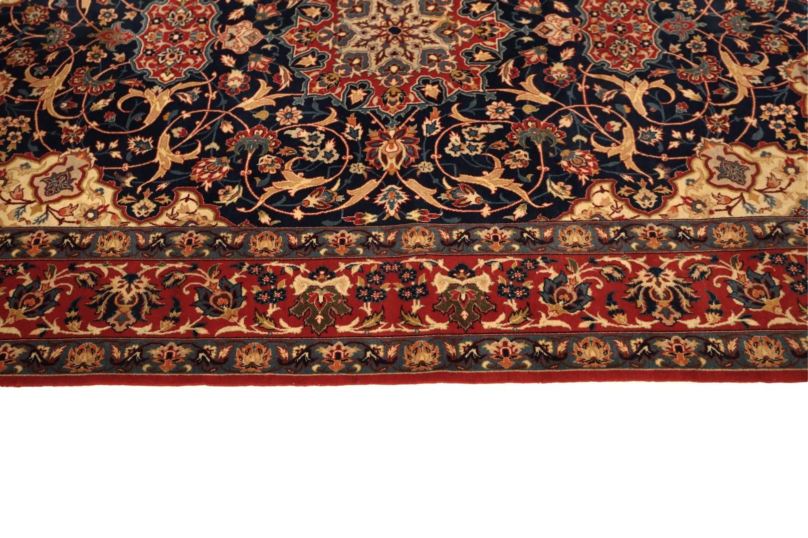 Wool Isfahan Antique rug - 3'5