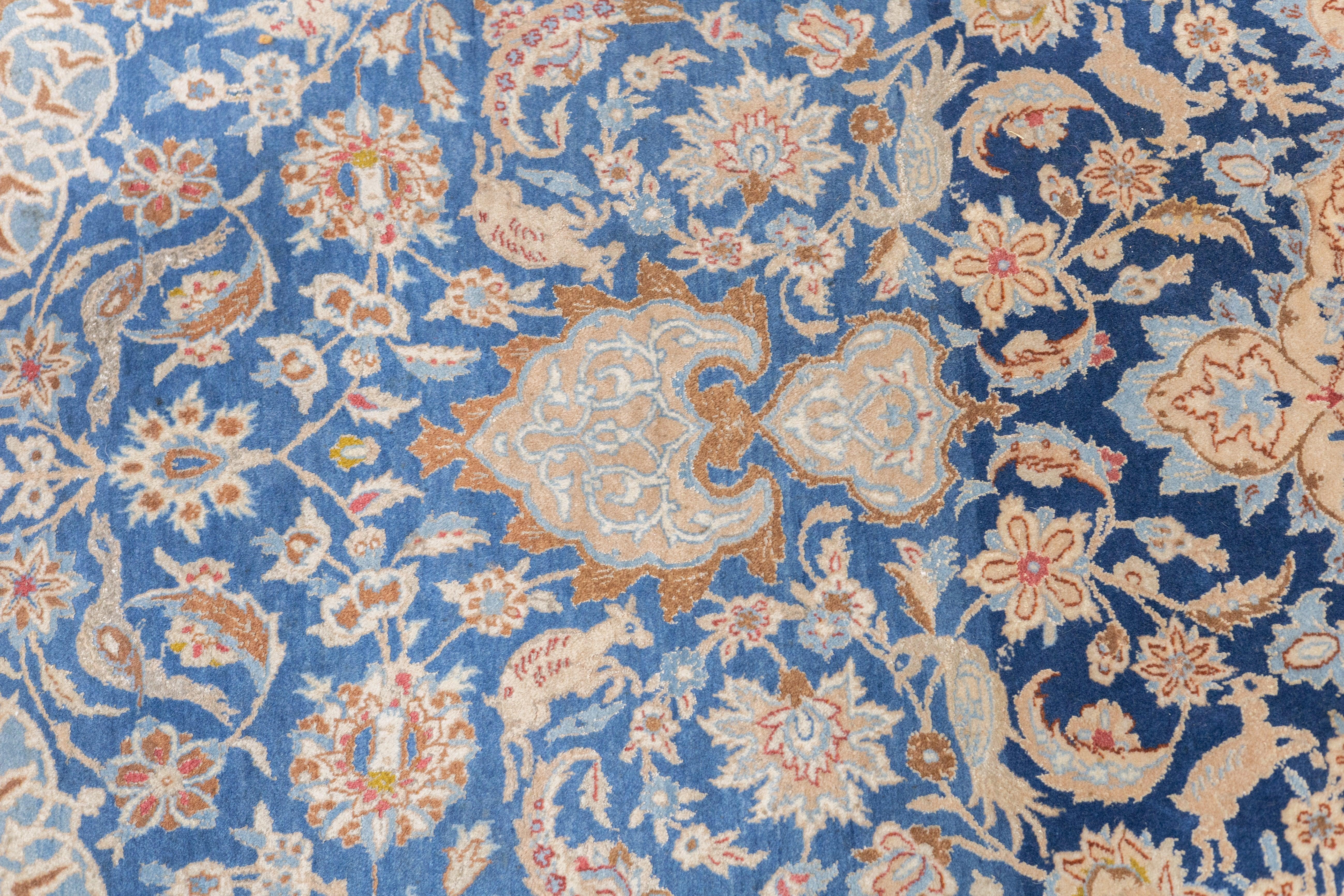 Isfahan Extremely Fine Wool & Silk Foundation. Signierter Teppich 5'3'' x 9'2'' im Angebot 4