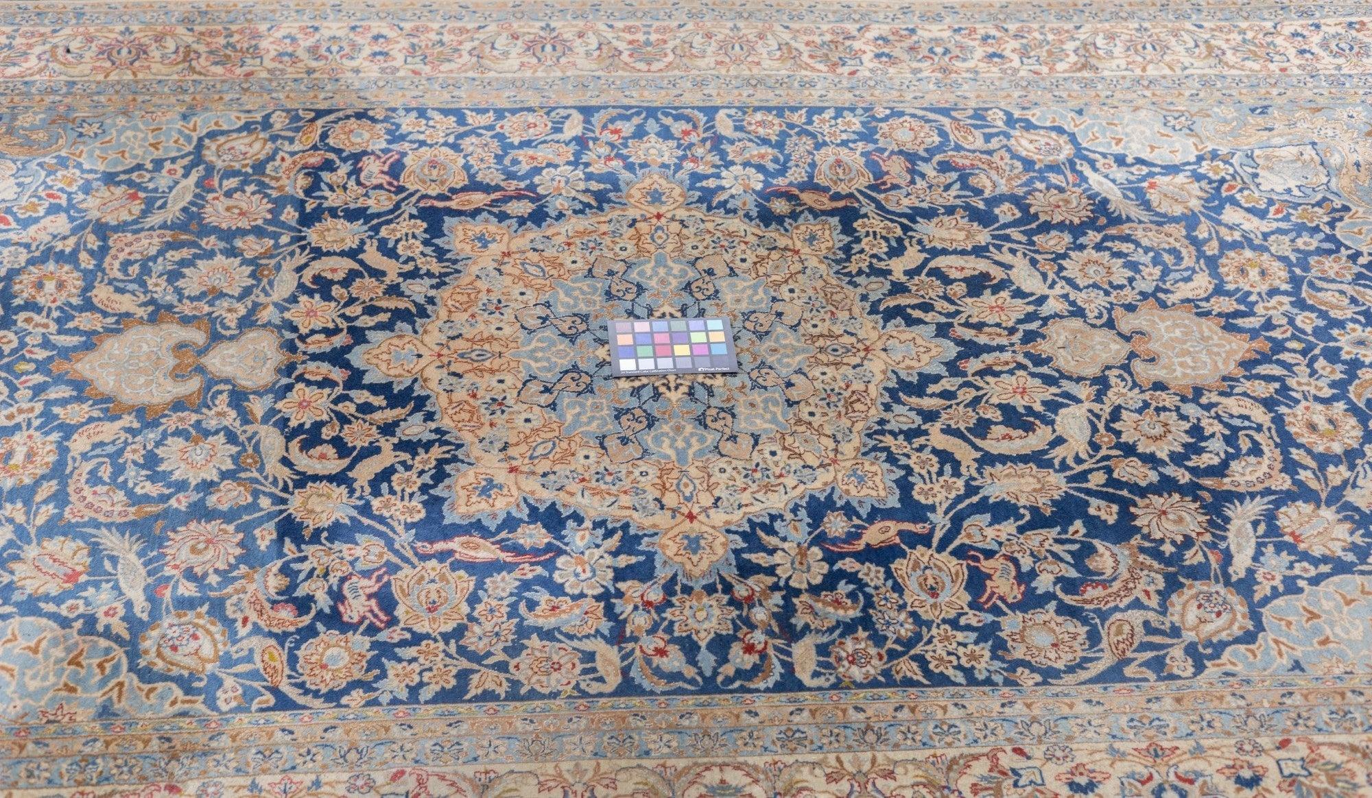 Isfahan Extremely Fine Wool & Silk Foundation. Signierter Teppich 5'3'' x 9'2'' im Angebot 6
