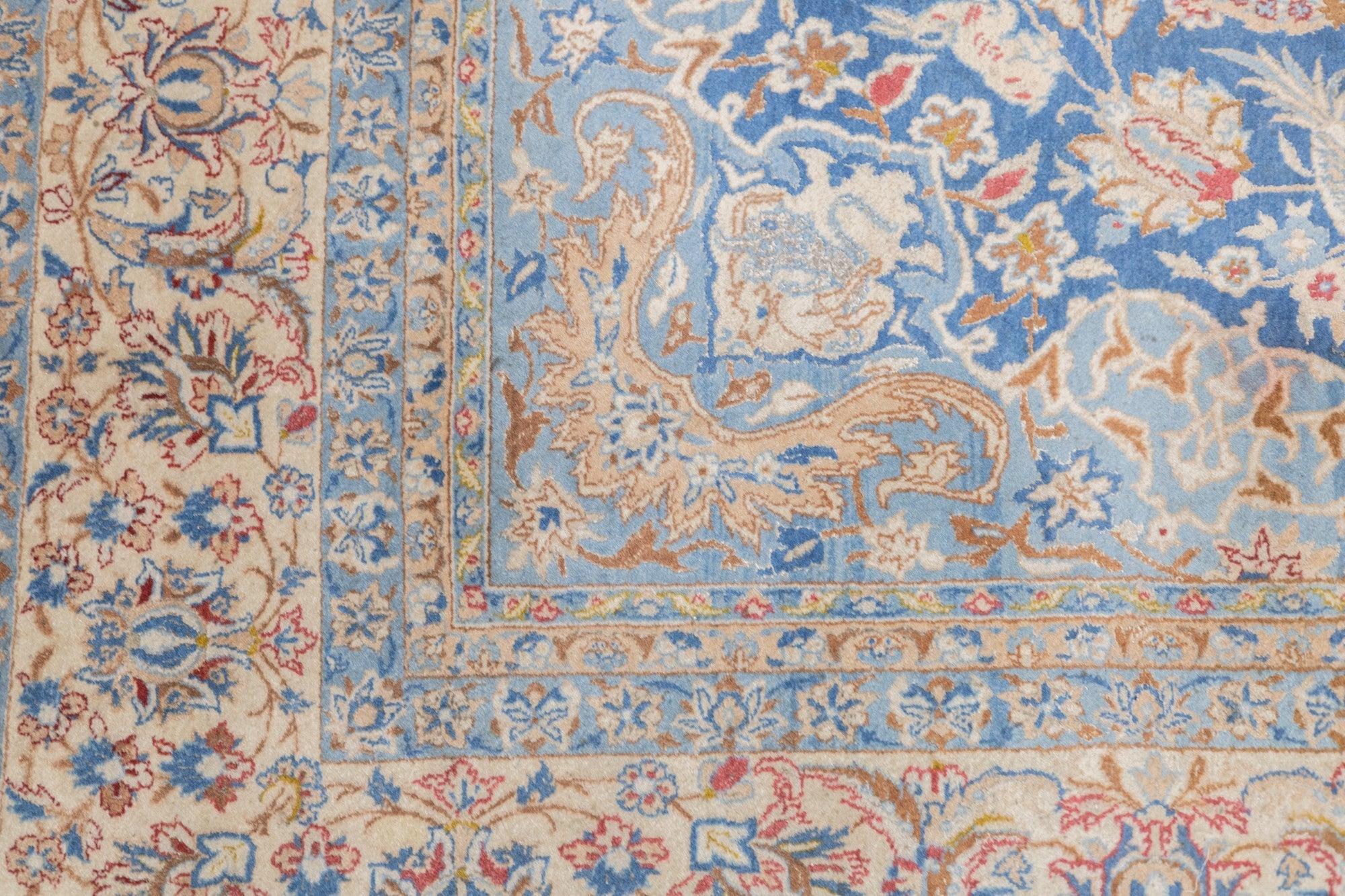 Isfahan Extremely Fine Wool & Silk Foundation. Signierter Teppich 5'3'' x 9'2'' im Angebot 3