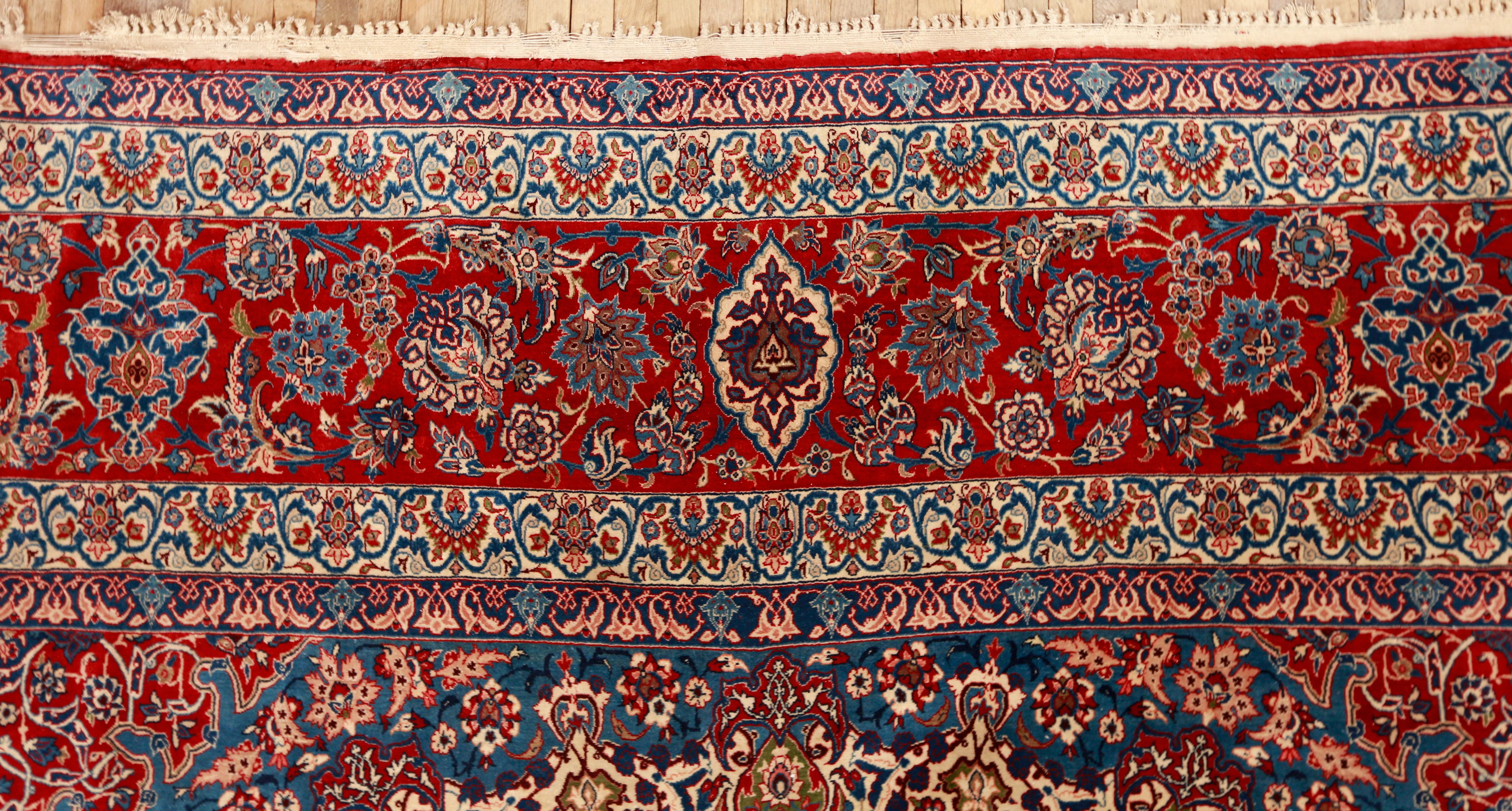 Isfahan Persian carpet 400 X 260 cm million knots per m2 For Sale 5
