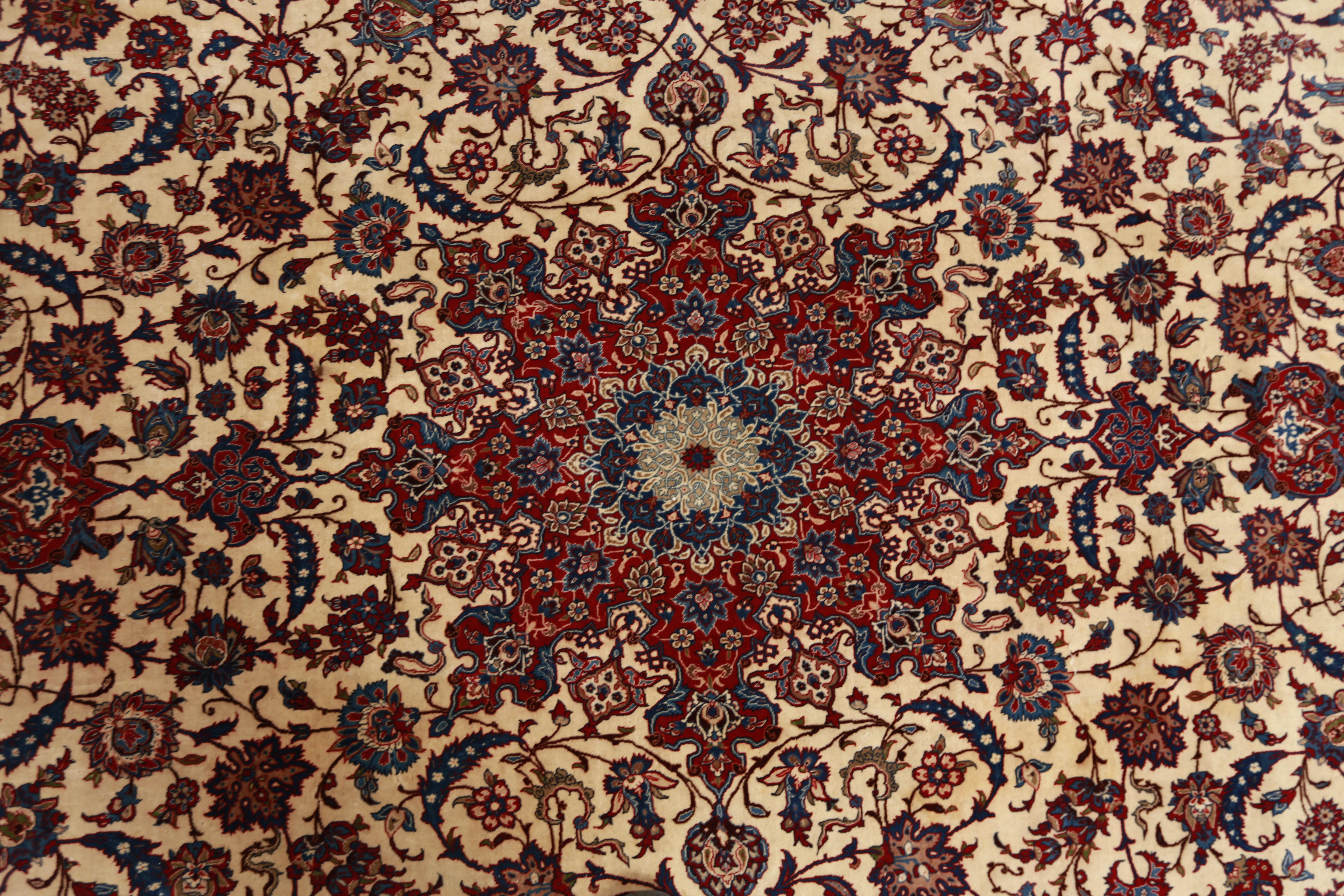 Late 20th Century Isfahan Persian carpet 400 X 260 cm million knots per m2 For Sale
