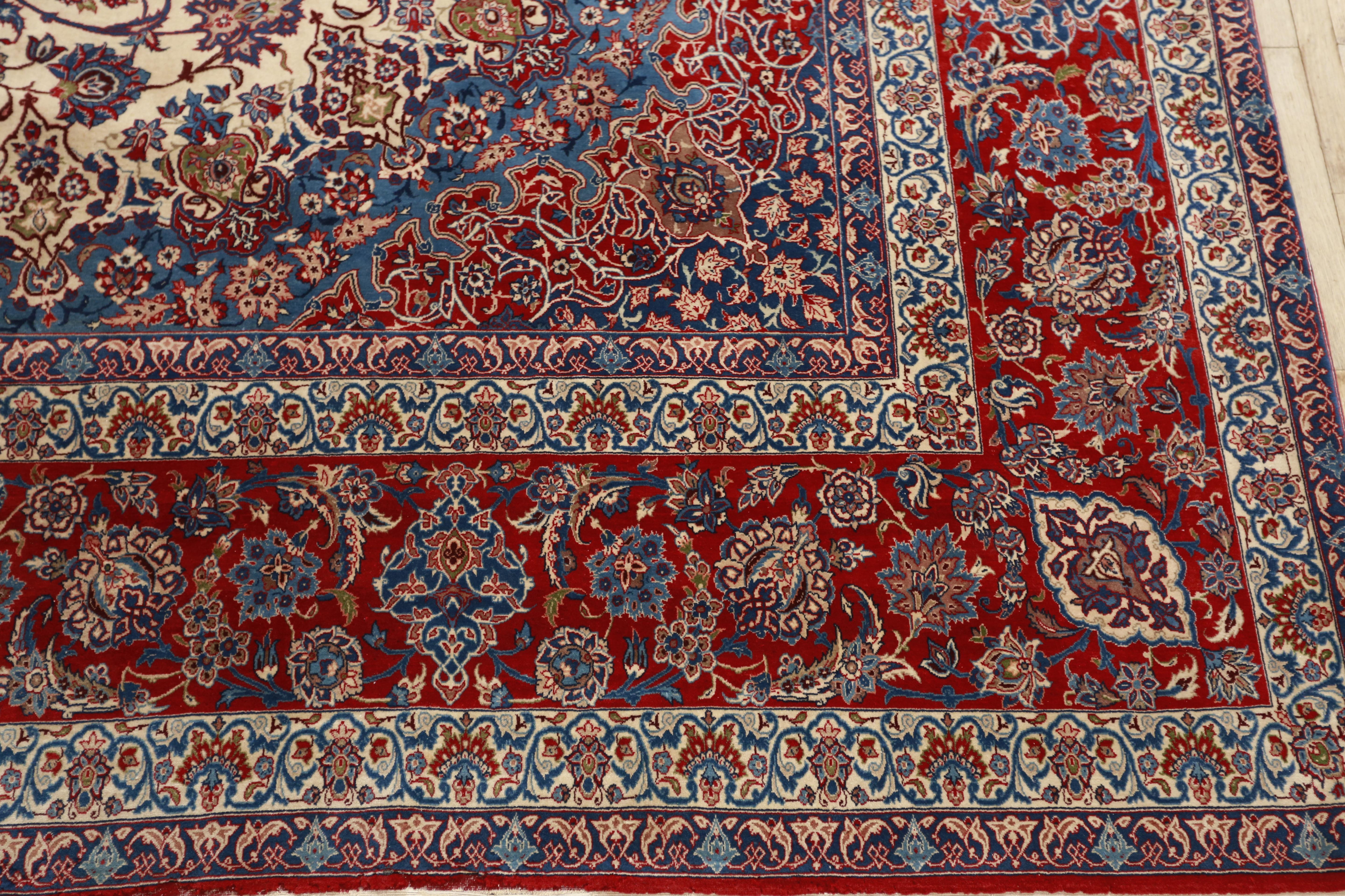 Isfahan Persian carpet 400 X 260 cm million knots per m2 For Sale 2