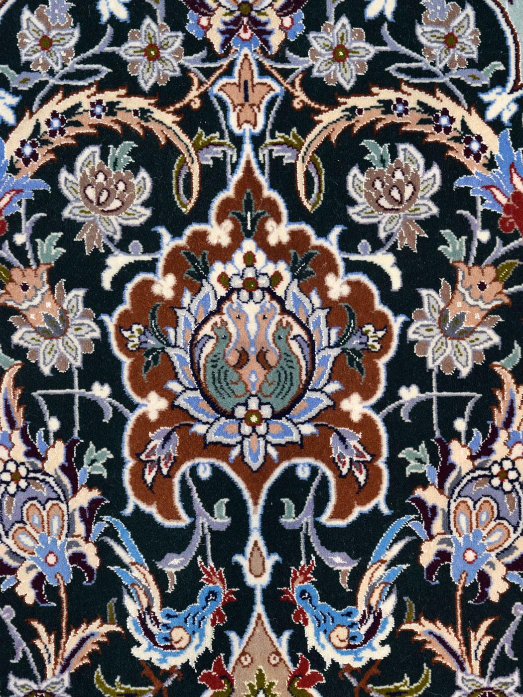 Alfombra Persa Isfahan, Lana y Seda en Azul, Crema y Rojo, 5' x 7 en venta 3